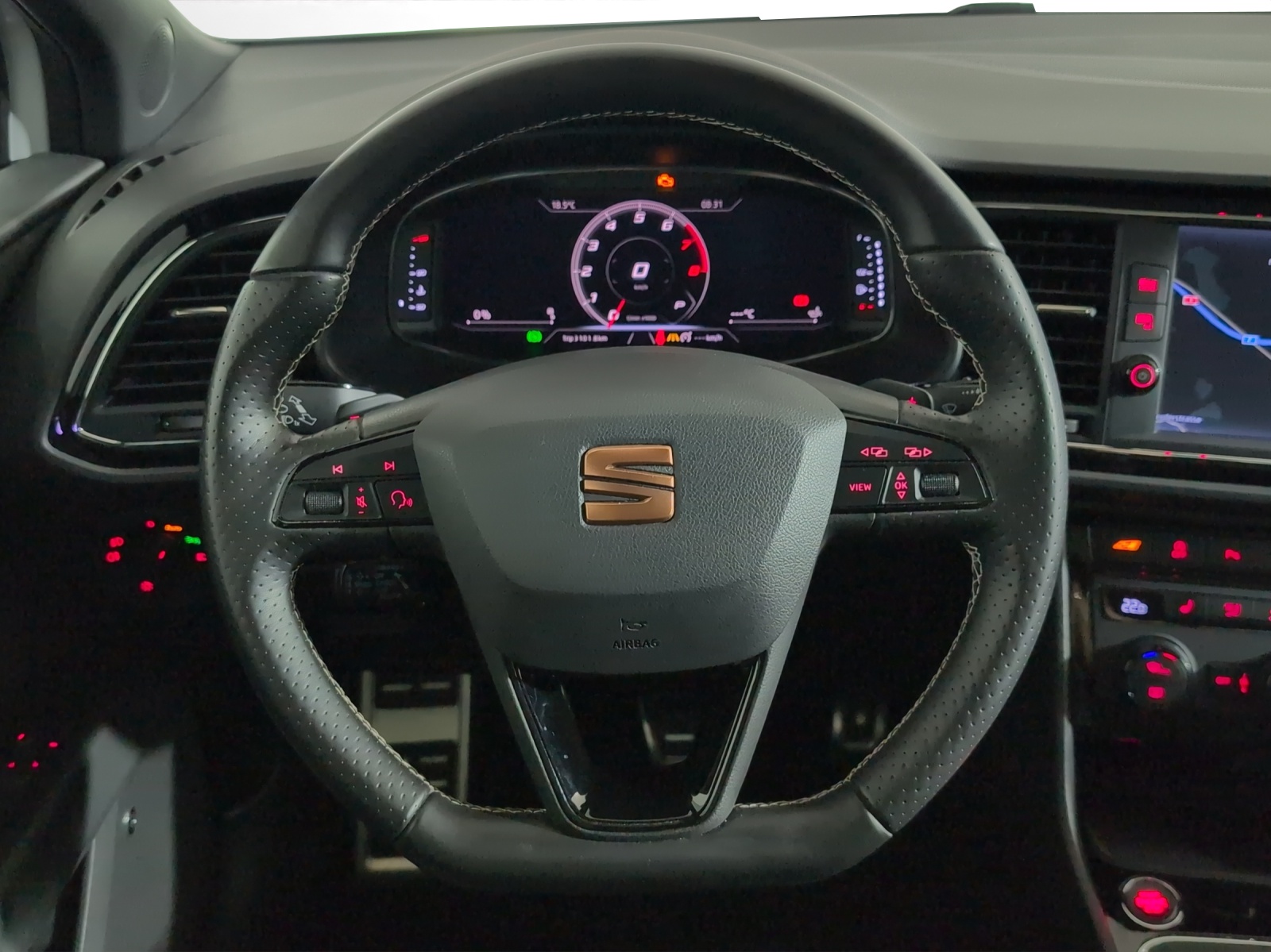 SEAT Leon ST 2.0 TSI Swiss Cupra 300 4 Drive DSG-image-11