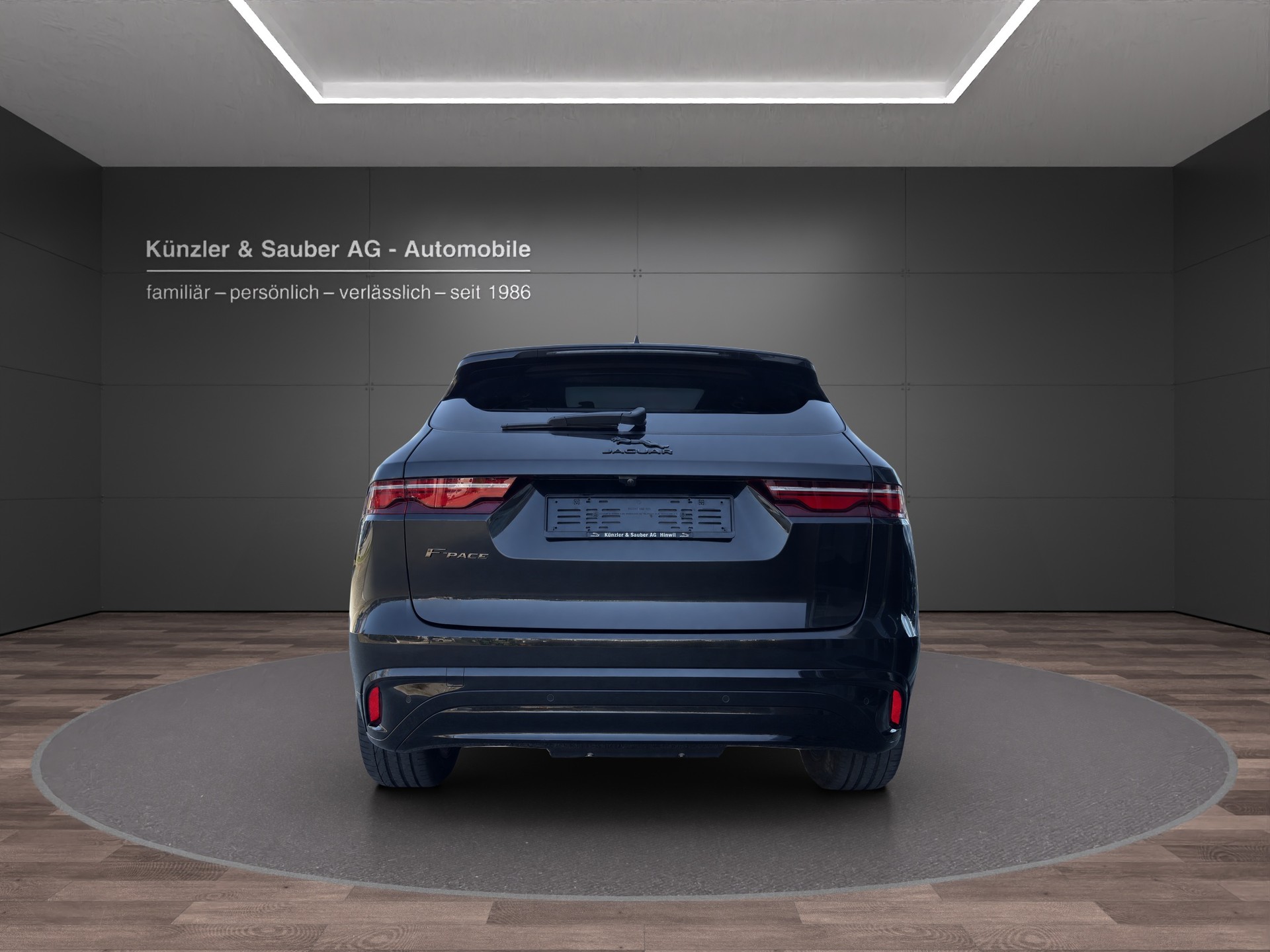 JAGUAR F-Pace 2.0 P250 R-Dynamic SE AWD-image-15