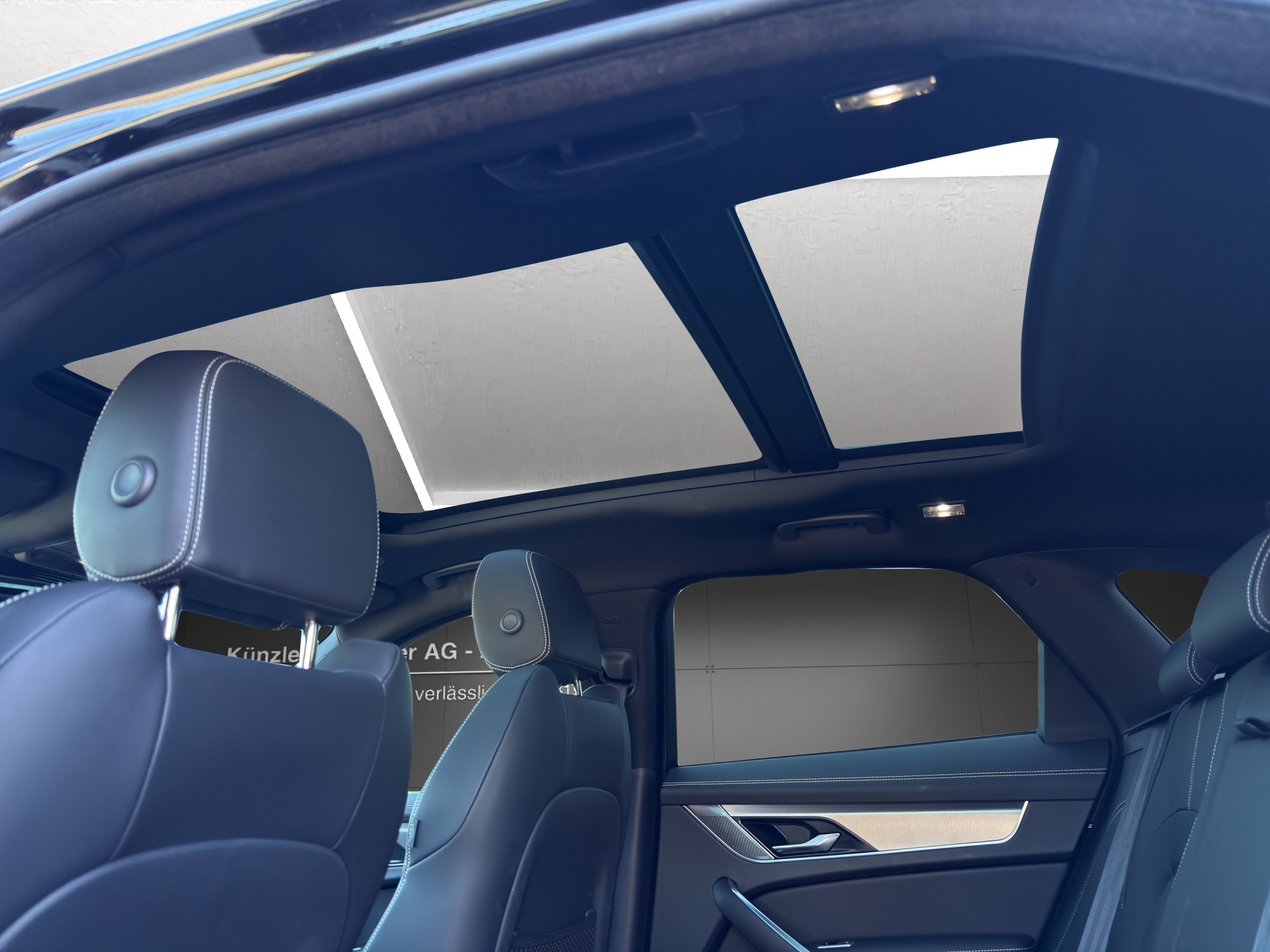 JAGUAR F-Pace 2.0 P250 R-Dynamic SE AWD-image-7