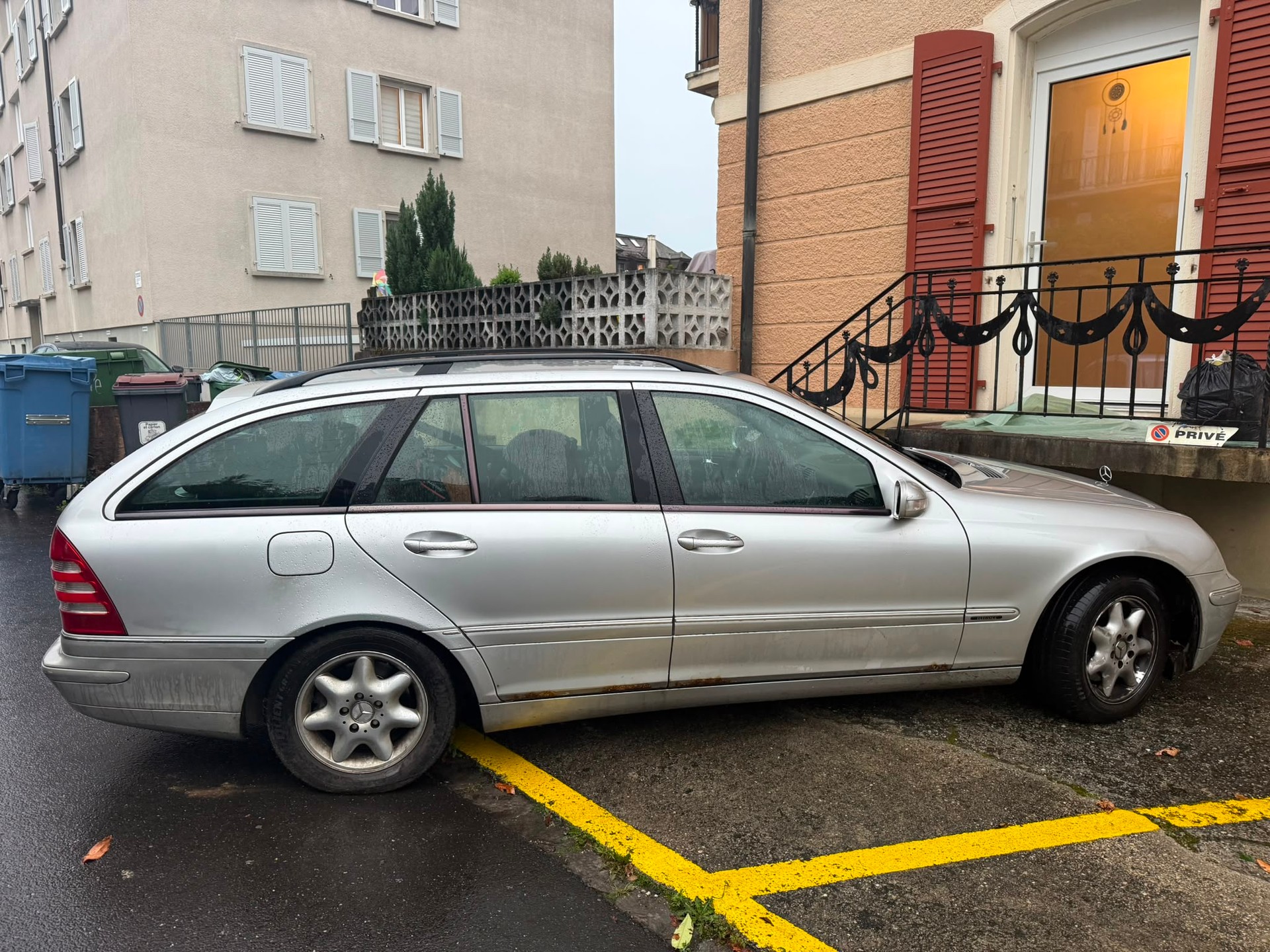 MERCEDES-BENZ C 220 CDI-image-5