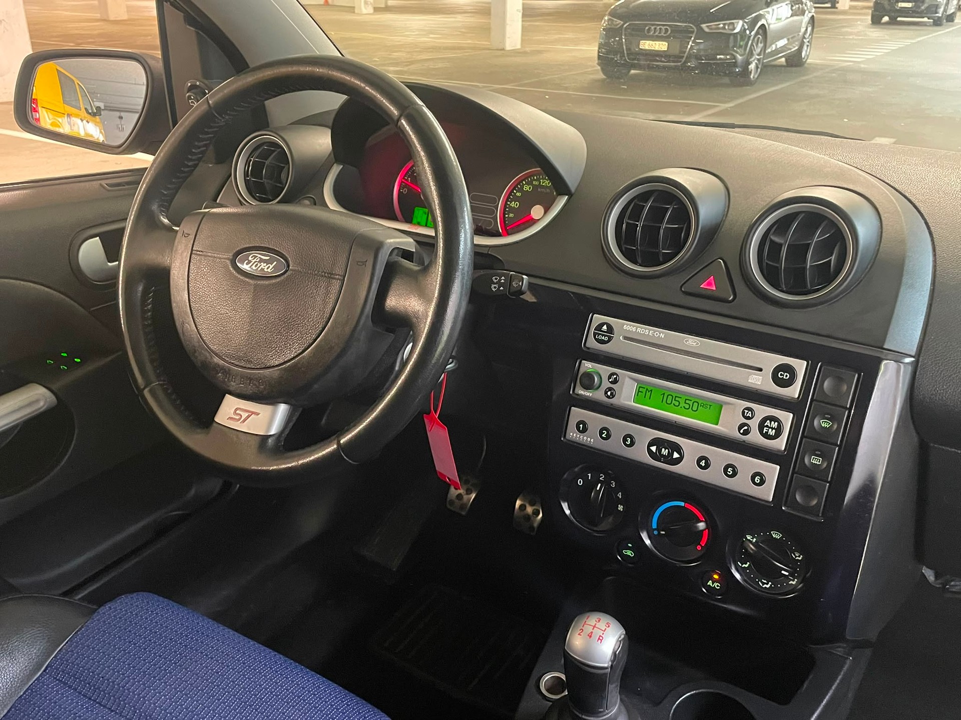 FORD Fiesta 2.0 16V ST-image-16