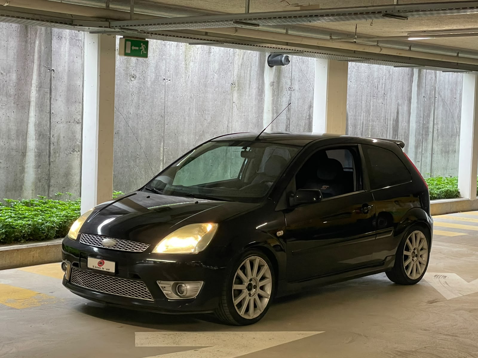 FORD Fiesta 2.0 16V ST-image-1