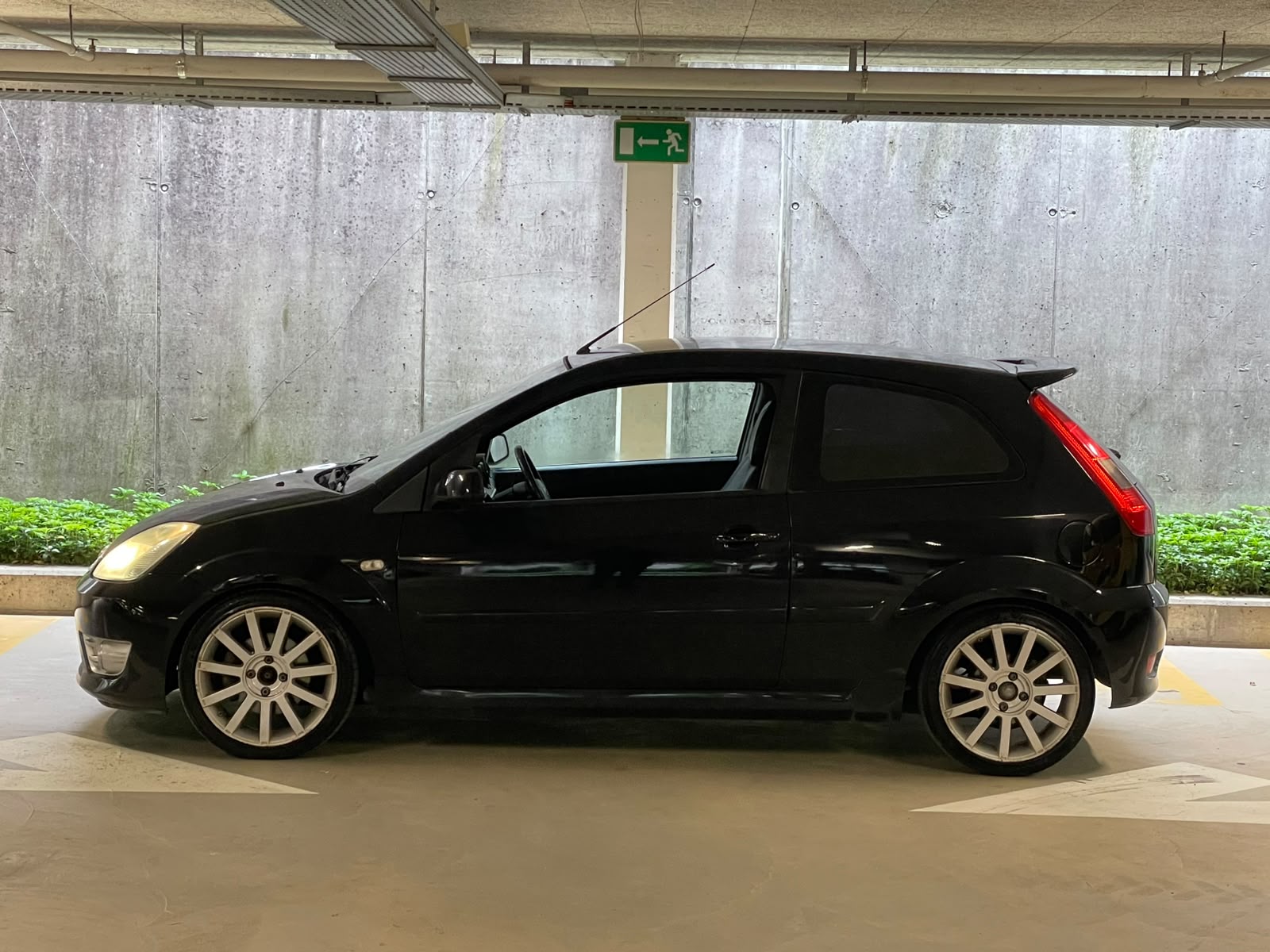FORD Fiesta 2.0 16V ST-image-3