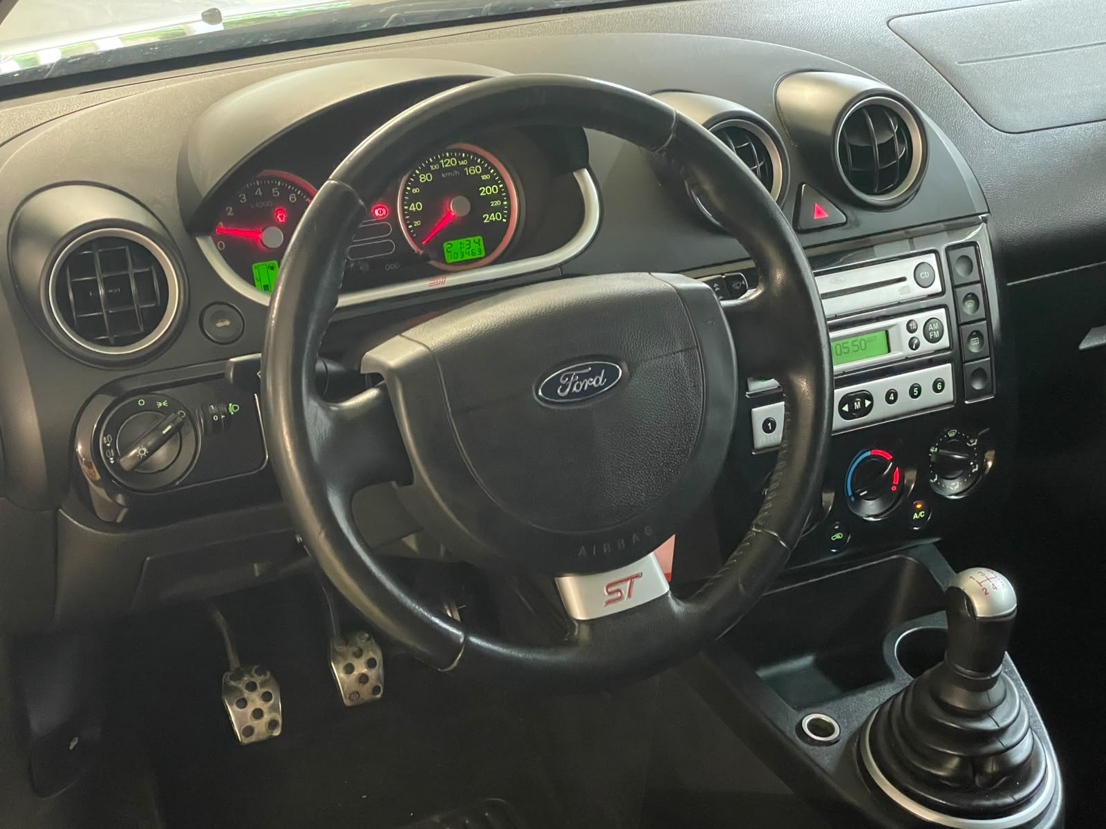 FORD Fiesta 2.0 16V ST-image-9