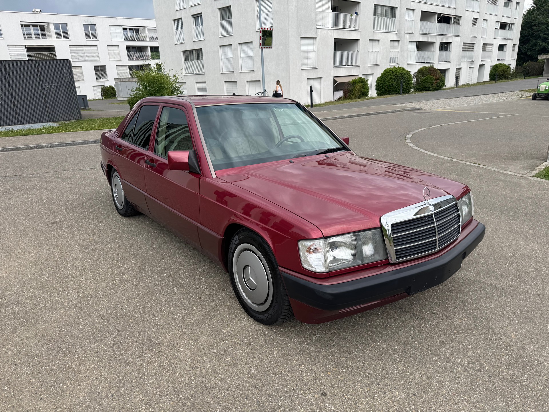 MERCEDES-BENZ 190 E 2.3 Avantgarde Automatic-image-2