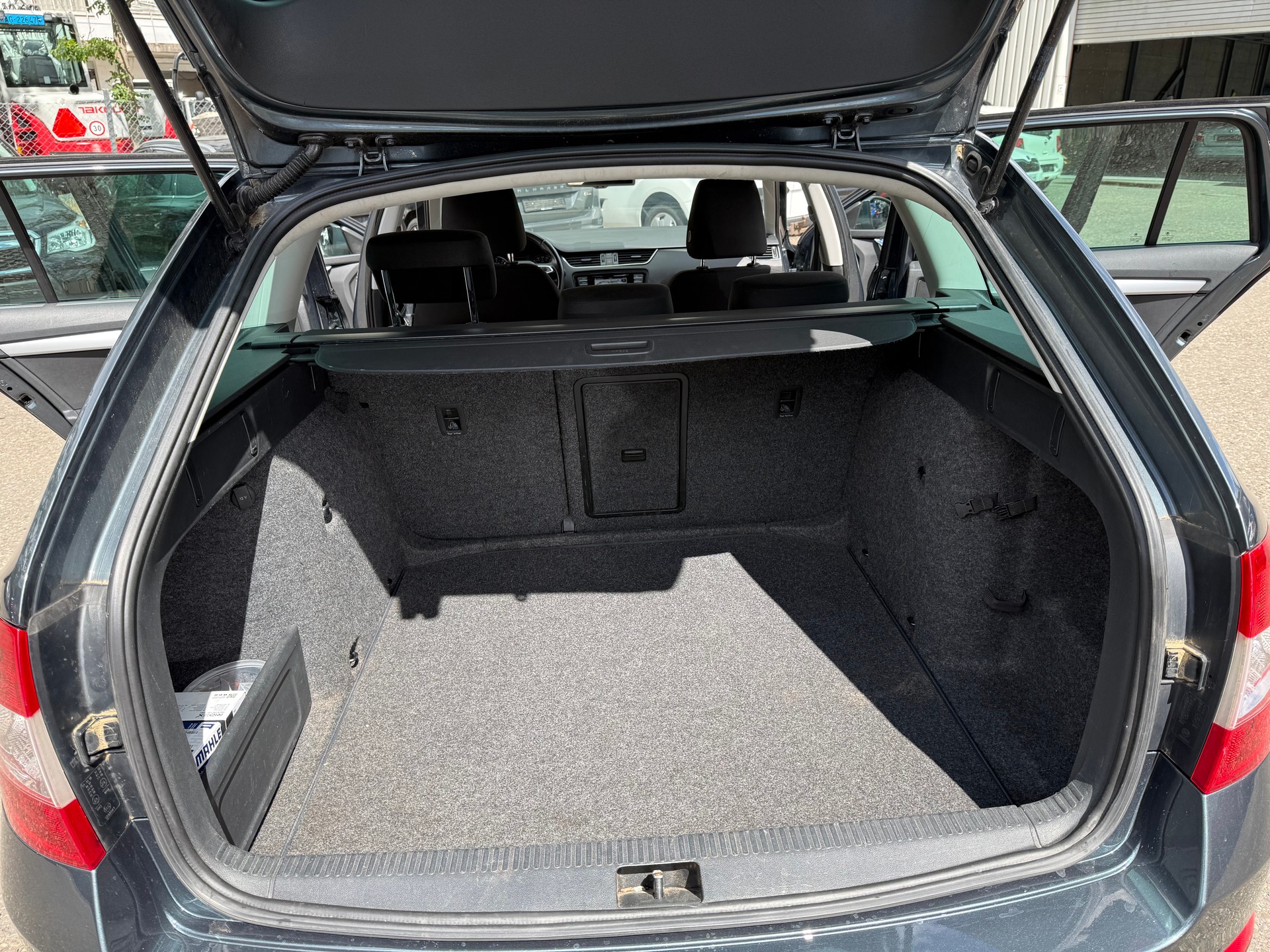 SKODA Octavia Combi 1.4 TSI Fresh DSG-image-11