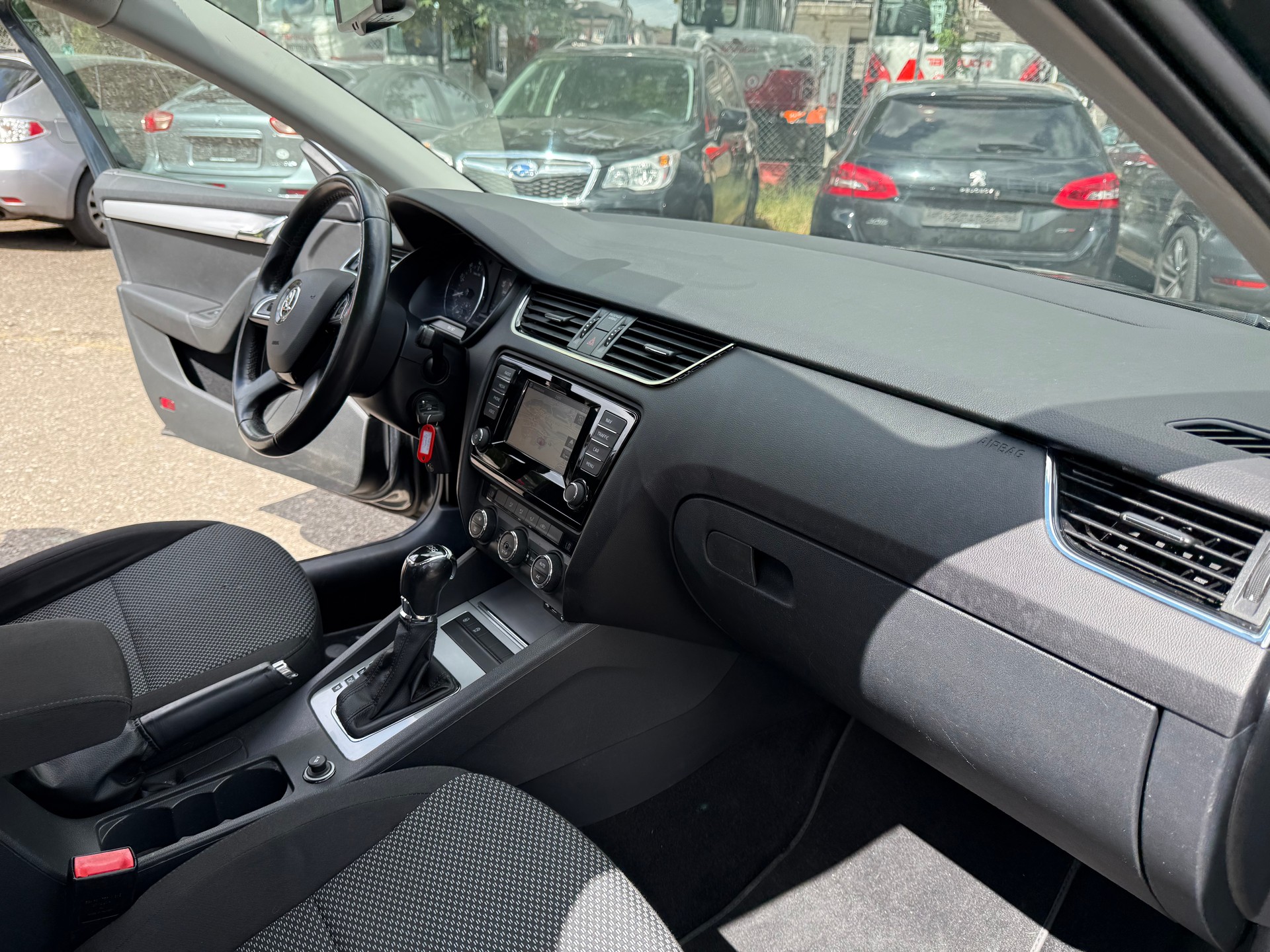 SKODA Octavia Combi 1.4 TSI Fresh DSG-image-6