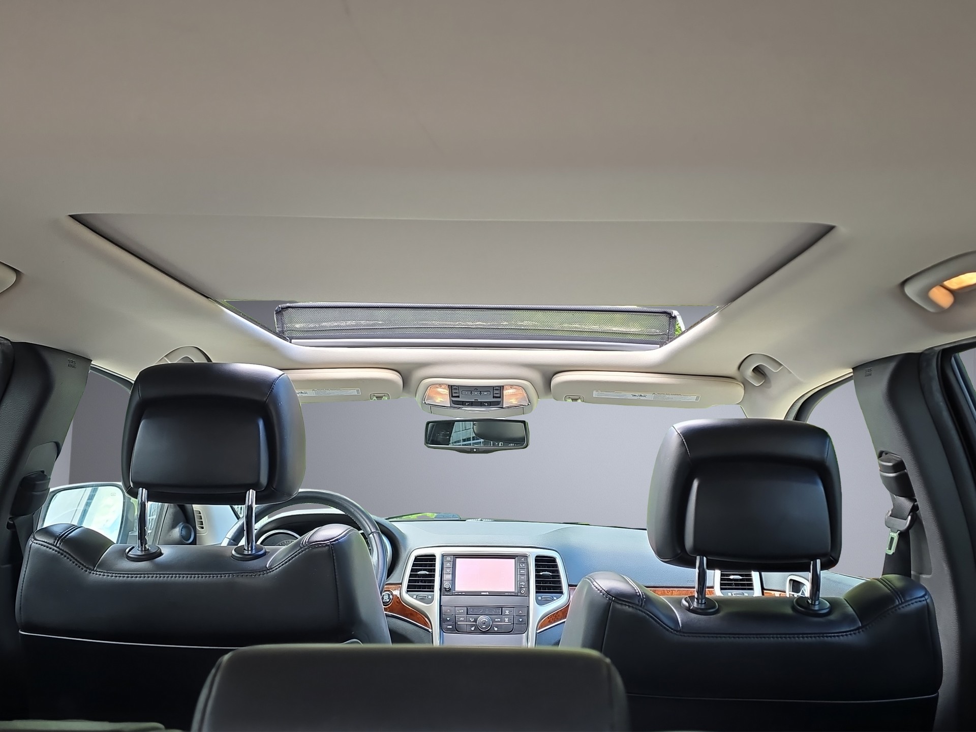 JEEP Grand Cherokee-image-12