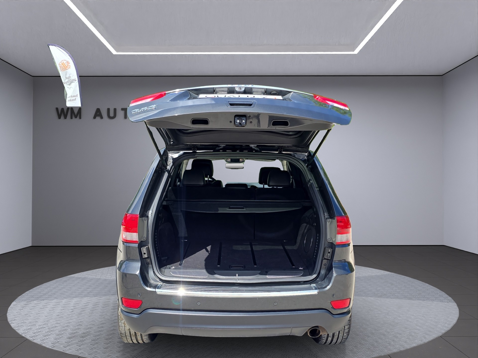 JEEP Grand Cherokee-image-13