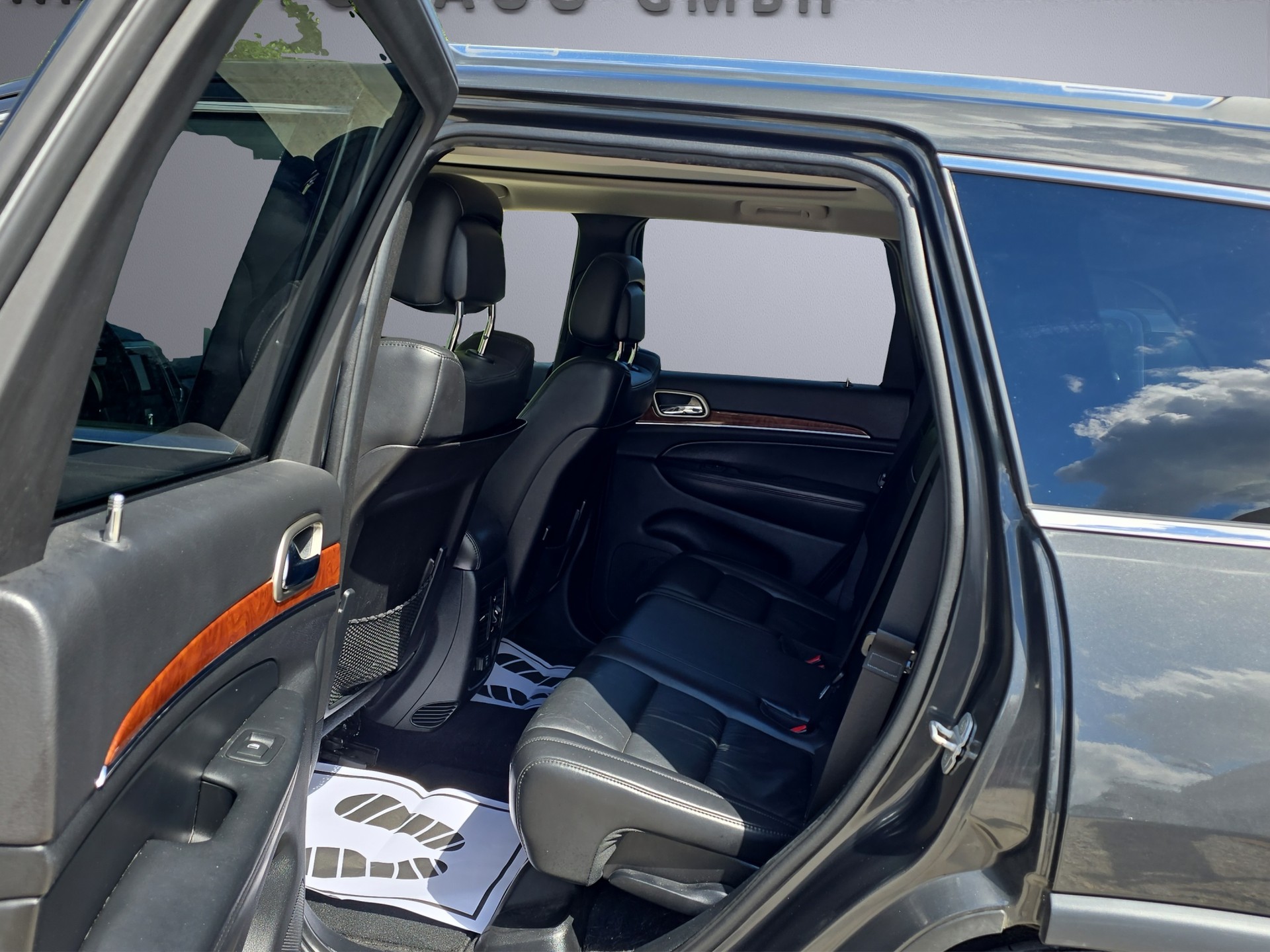 JEEP Grand Cherokee-image-10