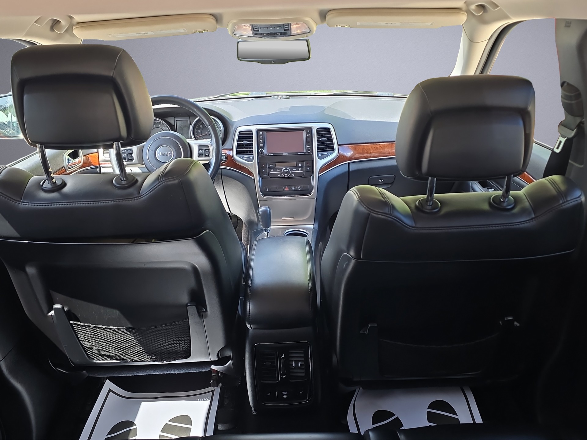 JEEP Grand Cherokee-image-15