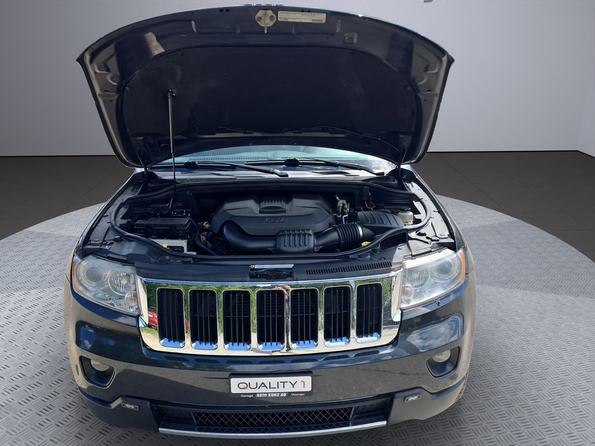 JEEP Grand Cherokee-image-14