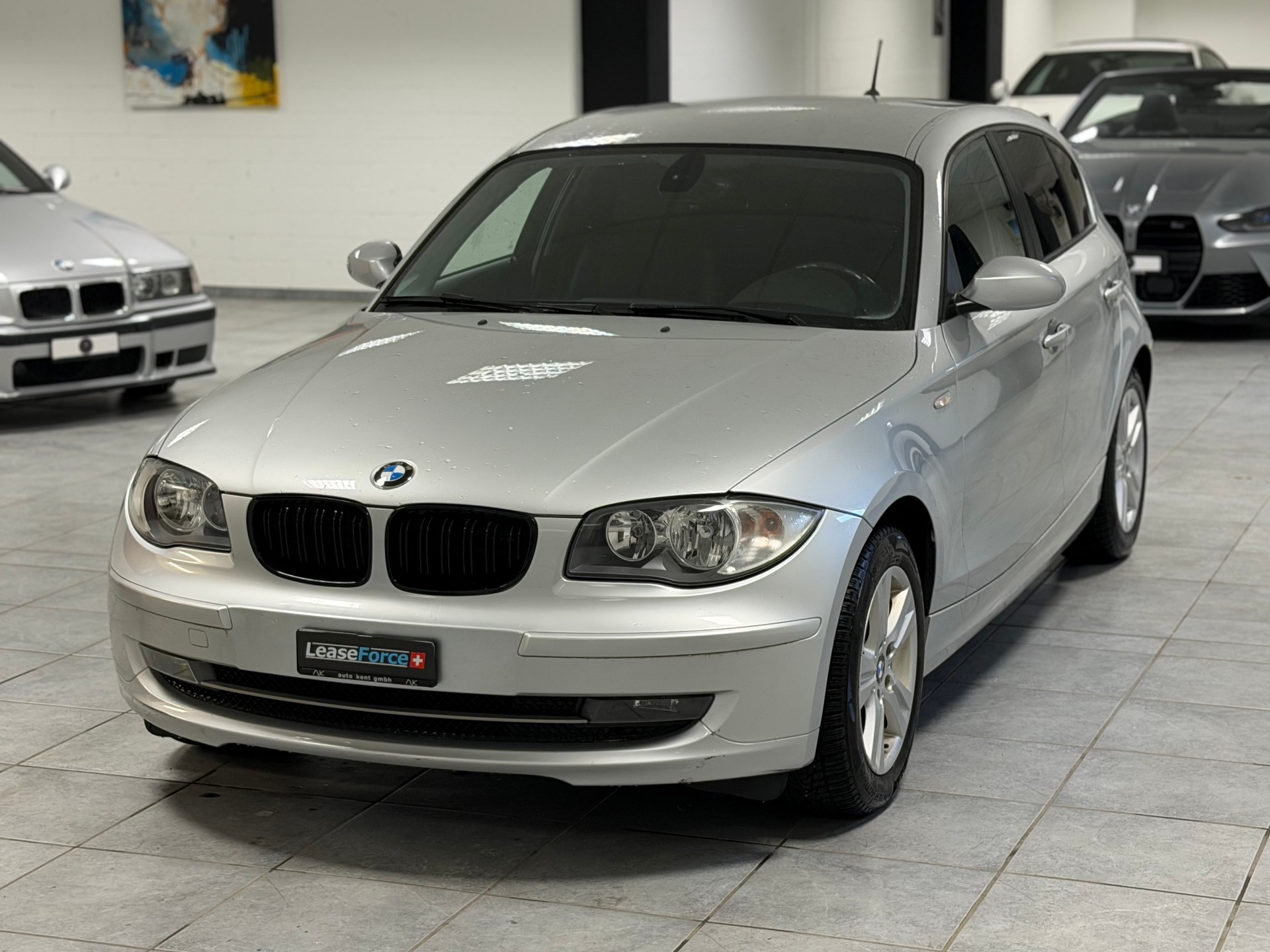 BMW 120i-image-17