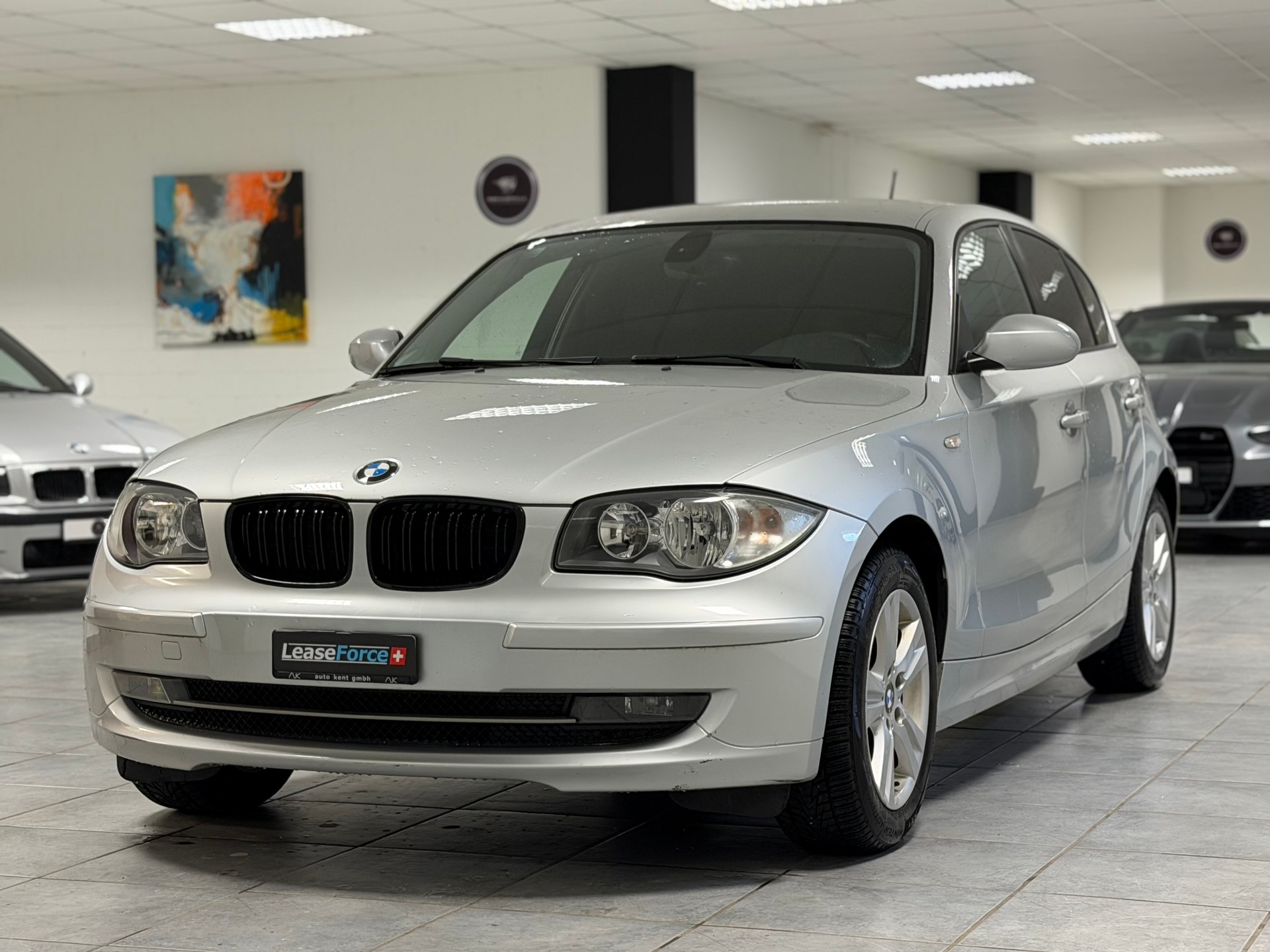 BMW 120i-image-16