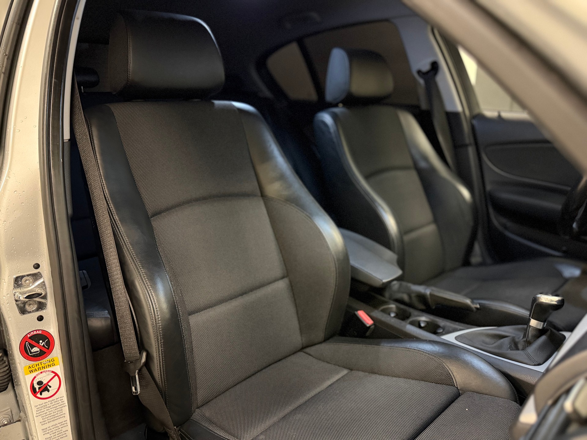 BMW 120i-image-7