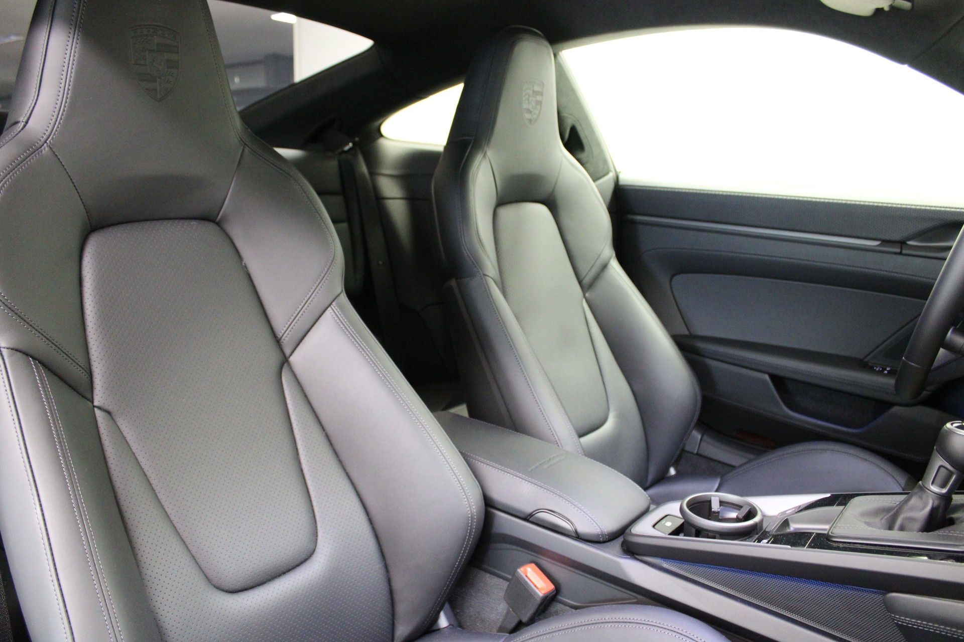 PORSCHE 911 Carrera GT3 PDK Touring-image-5