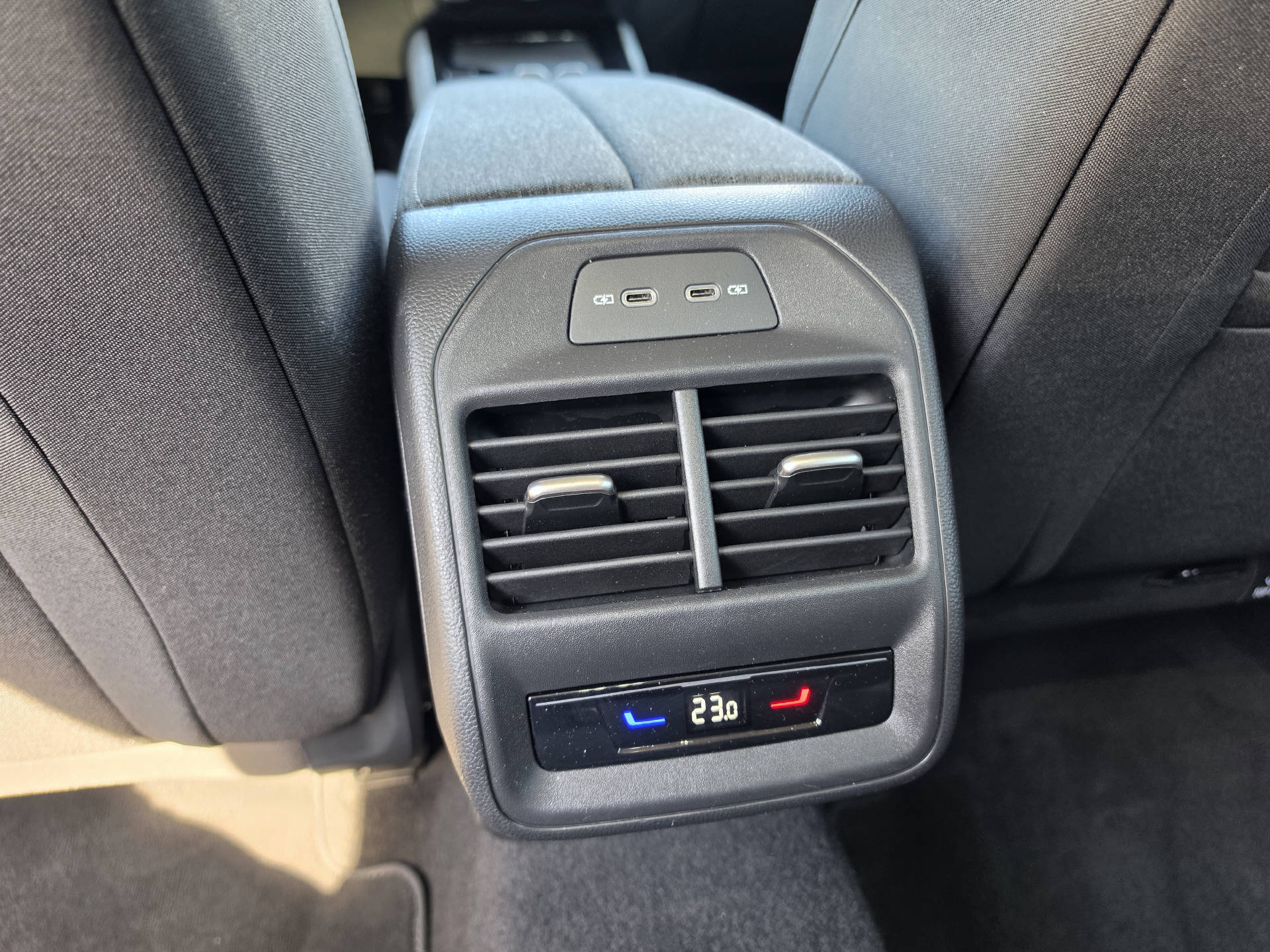 SKODA Superb Combi 2.0 TDI Selection 4x4 DSG-image-12