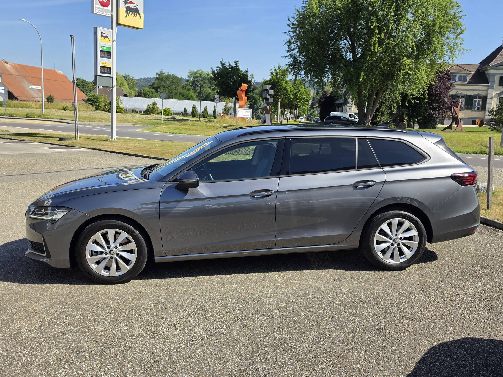 SKODA Superb Combi 2.0 TDI Selection 4x4 DSG-image-1