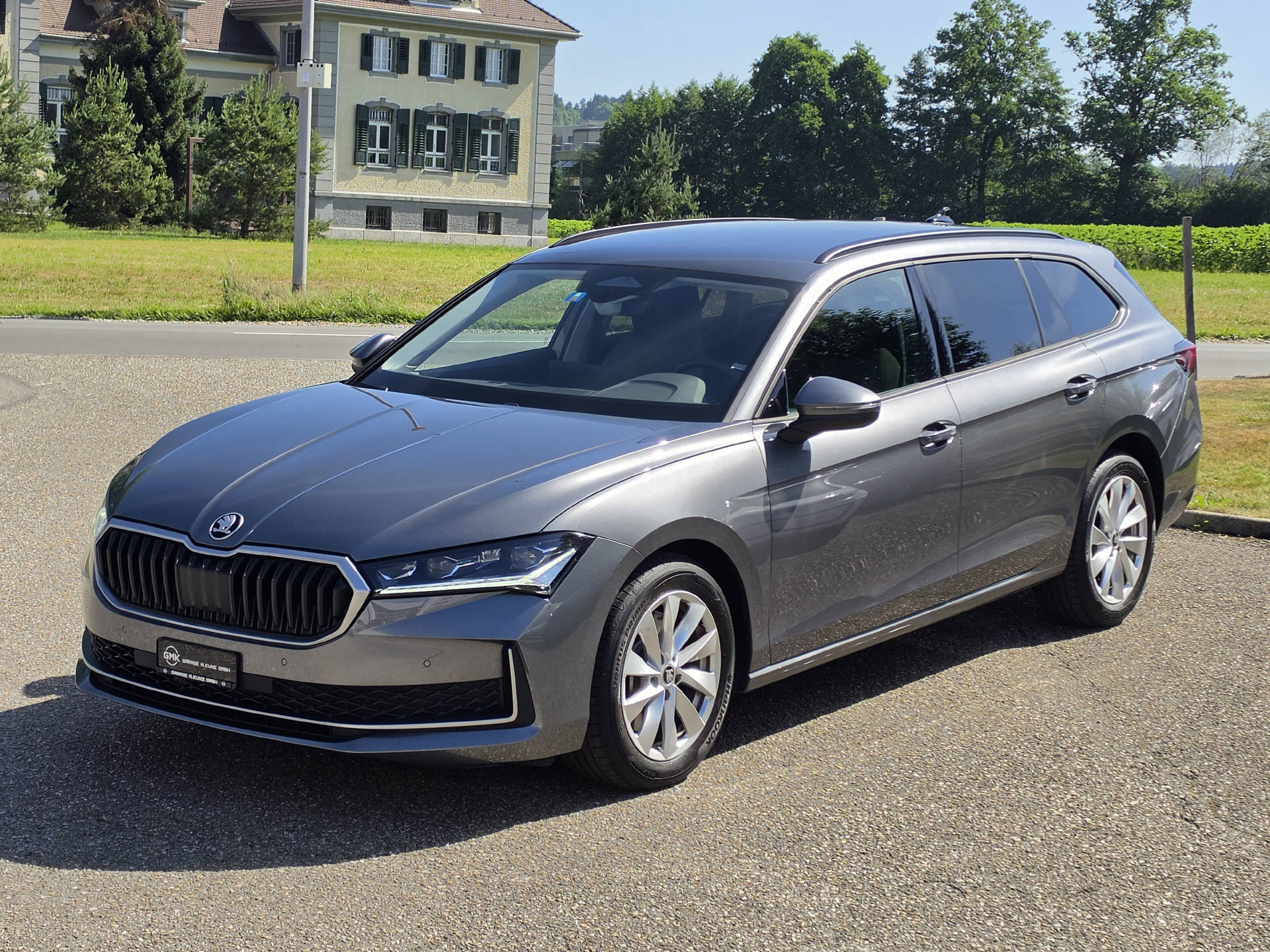 SKODA Superb Combi 2.0 TDI Selection 4x4 DSG-image-0