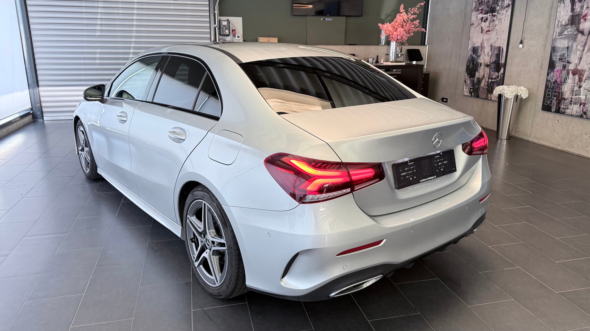 MERCEDES-BENZ A 220 AMG Line 4m Limousine-image-17
