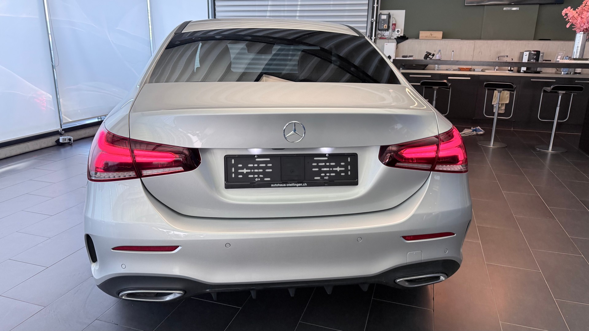 MERCEDES-BENZ A 220 AMG Line 4m Limousine-image-20