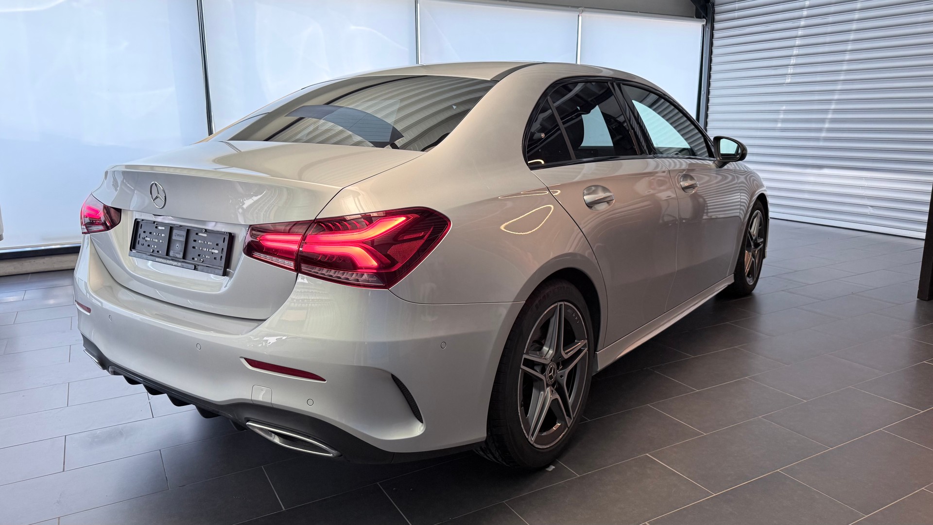 MERCEDES-BENZ A 220 AMG Line 4m Limousine-image-21