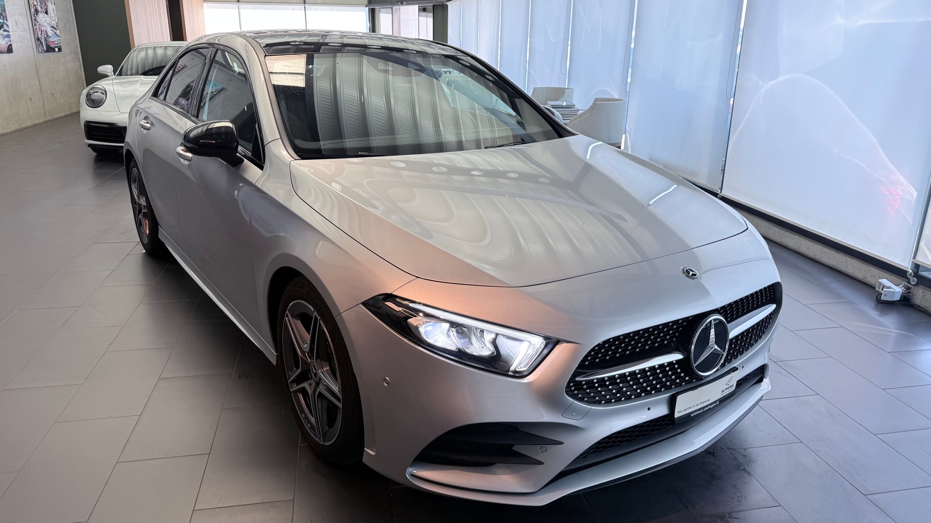 MERCEDES-BENZ A 220 AMG Line 4m Limousine-image-1
