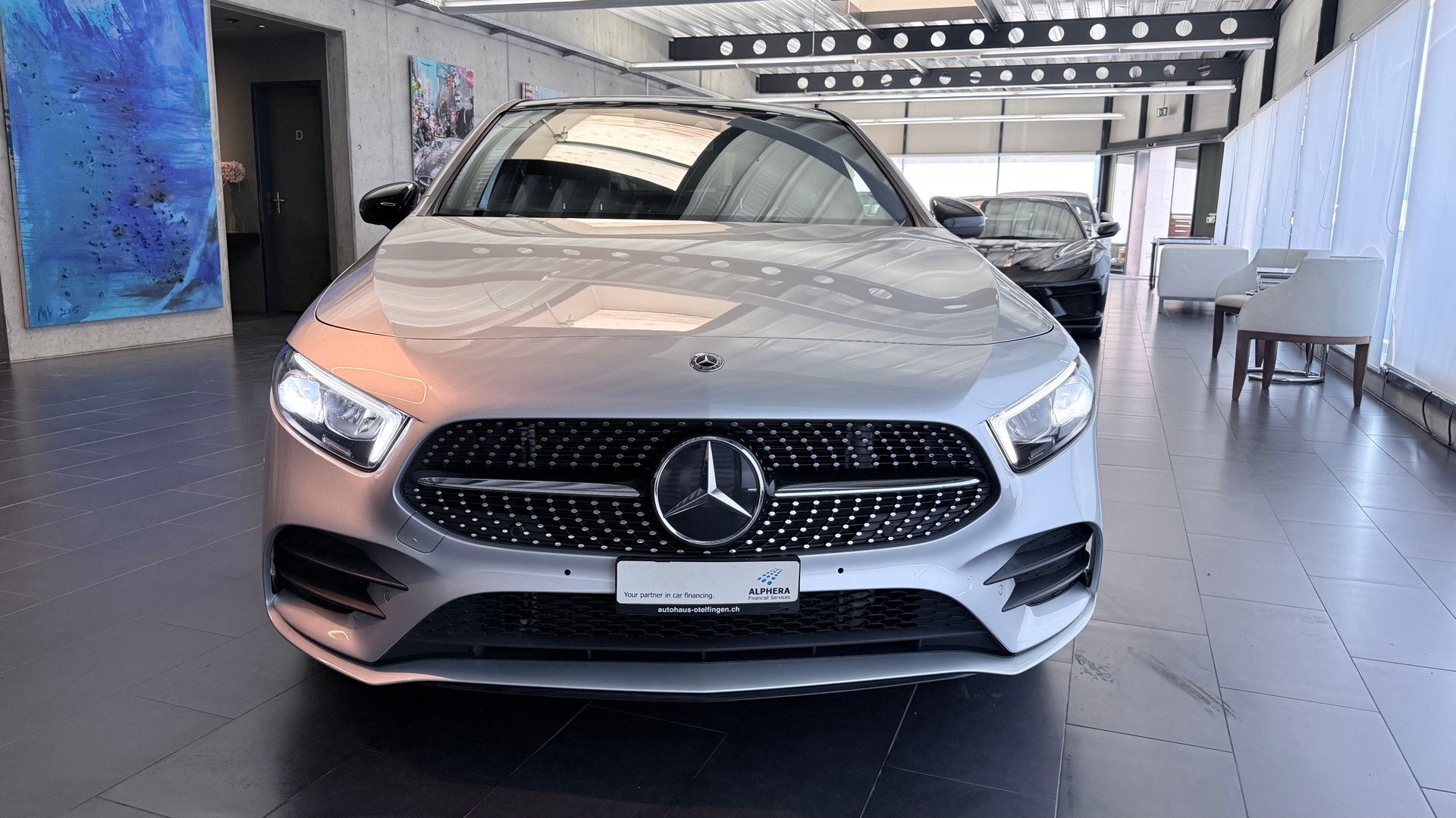 MERCEDES-BENZ A 220 AMG Line 4m Limousine-image-5