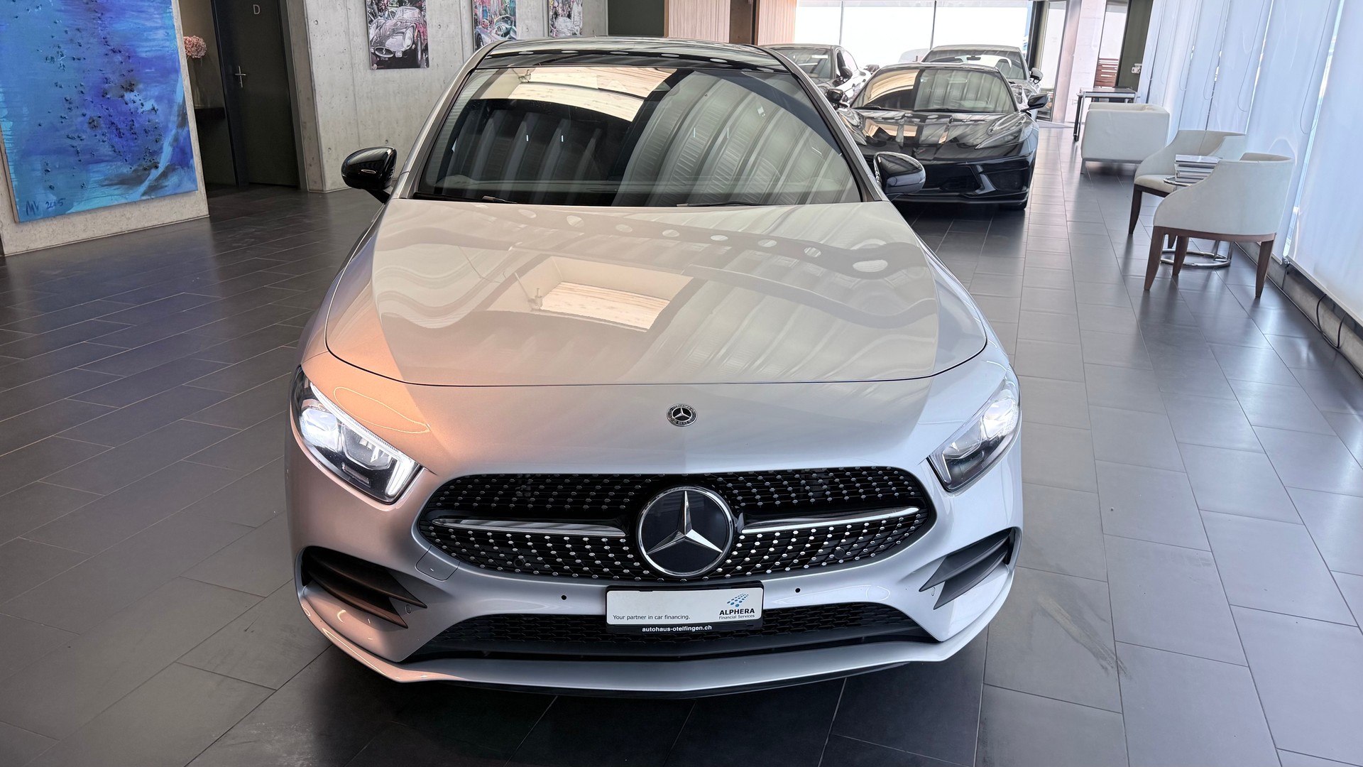 MERCEDES-BENZ A 220 AMG Line 4m Limousine-image-3