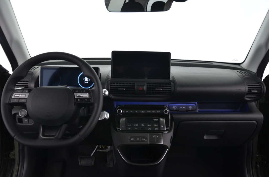 HYUNDAI Inster 49kWh Luxury-image-11