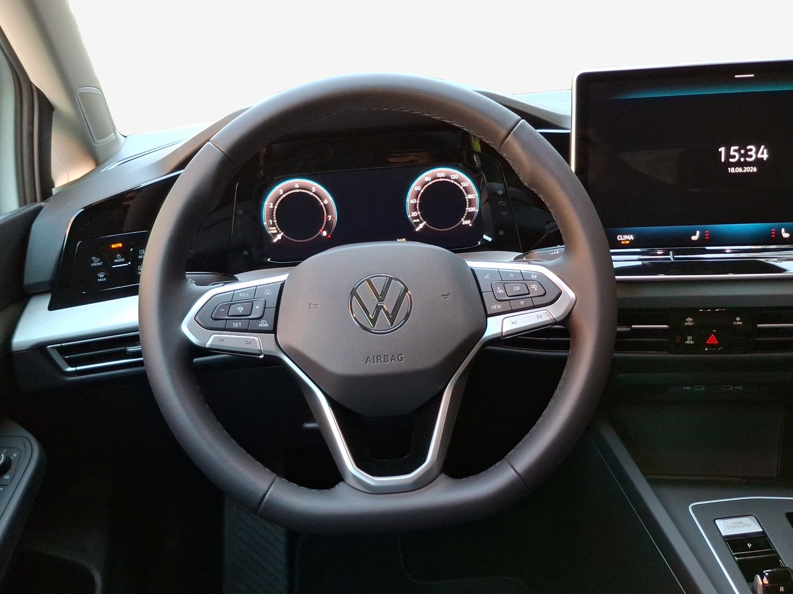 VW Golf Variant 1.5 eTSI mHEV Life DSG-image-9