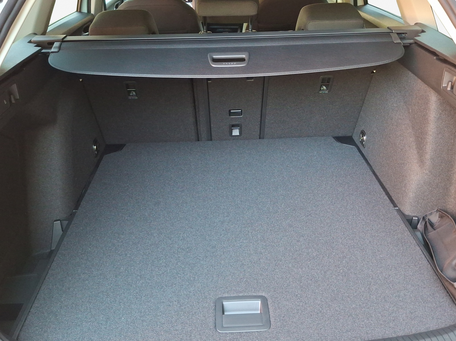 VW Golf Variant 1.5 eTSI mHEV Life DSG-image-12