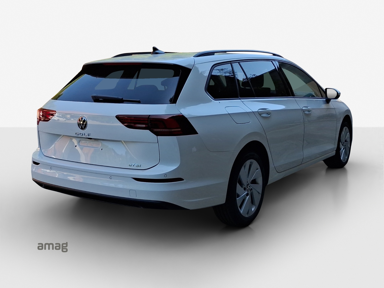 VW Golf Variant 1.5 eTSI mHEV Life DSG-image-4