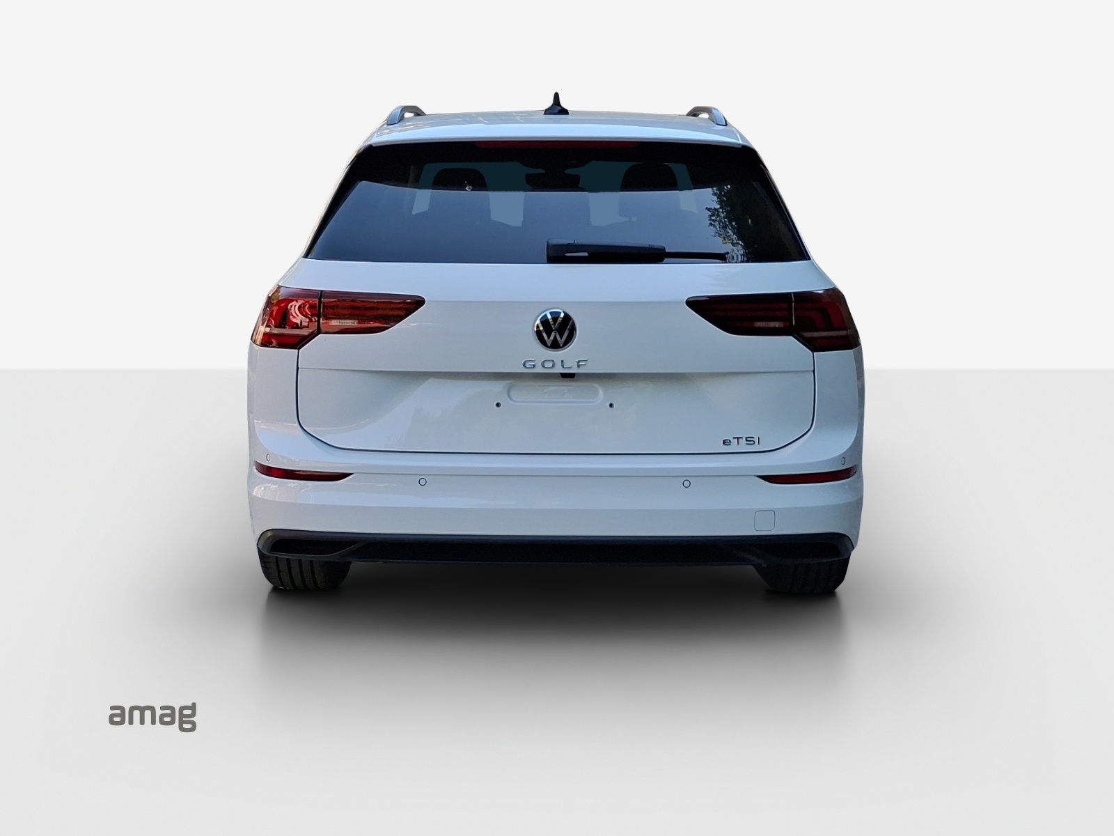 VW Golf Variant 1.5 eTSI mHEV Life DSG-image-3
