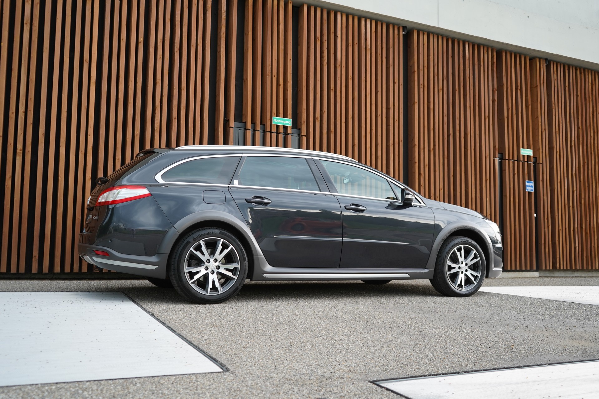 PEUGEOT 508 RXH 2.0 HDI HYBRID4 ETG6 l 200 PS-image-8