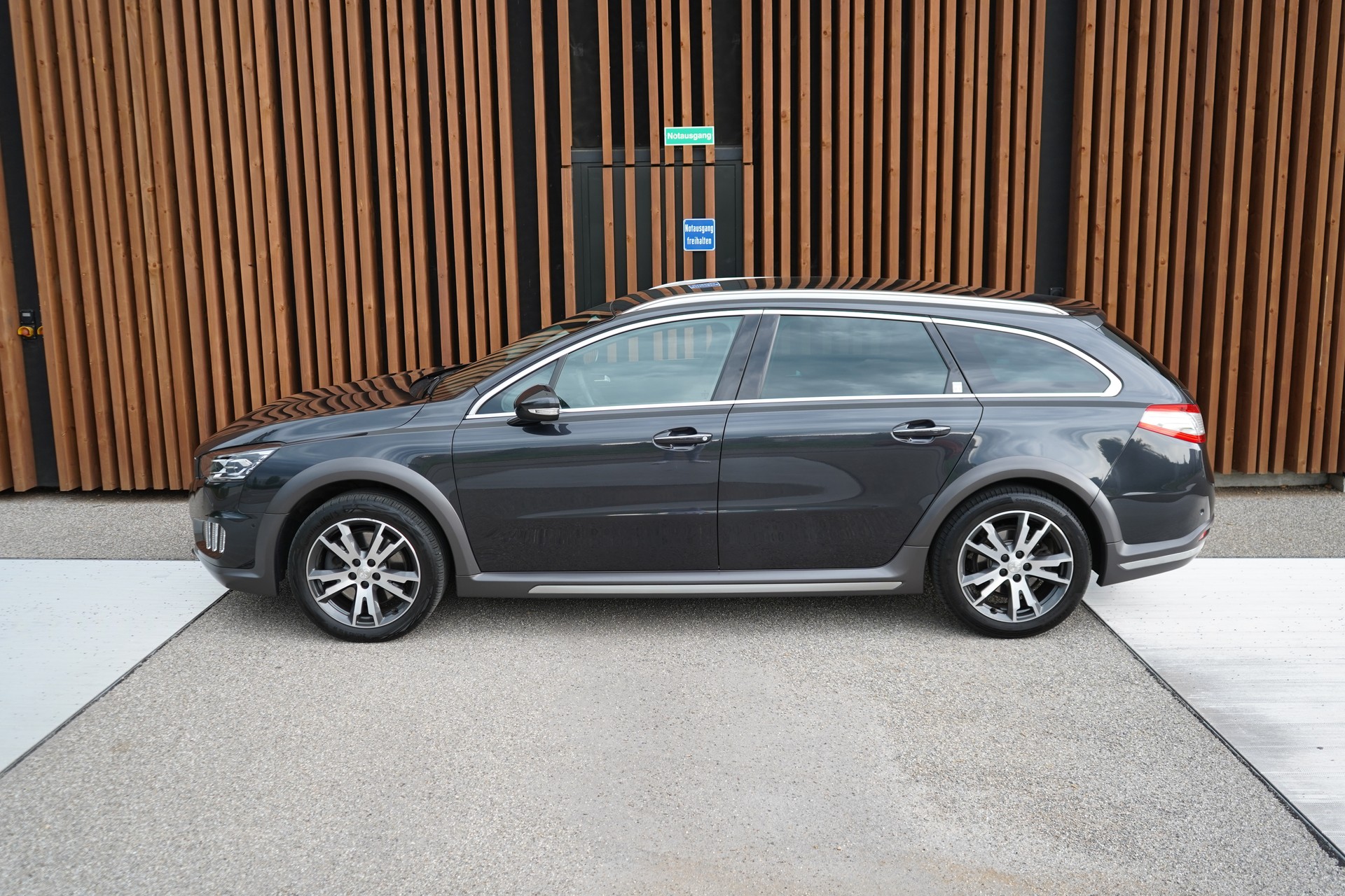 PEUGEOT 508 RXH 2.0 HDI HYBRID4 ETG6 l 200 PS-image-3
