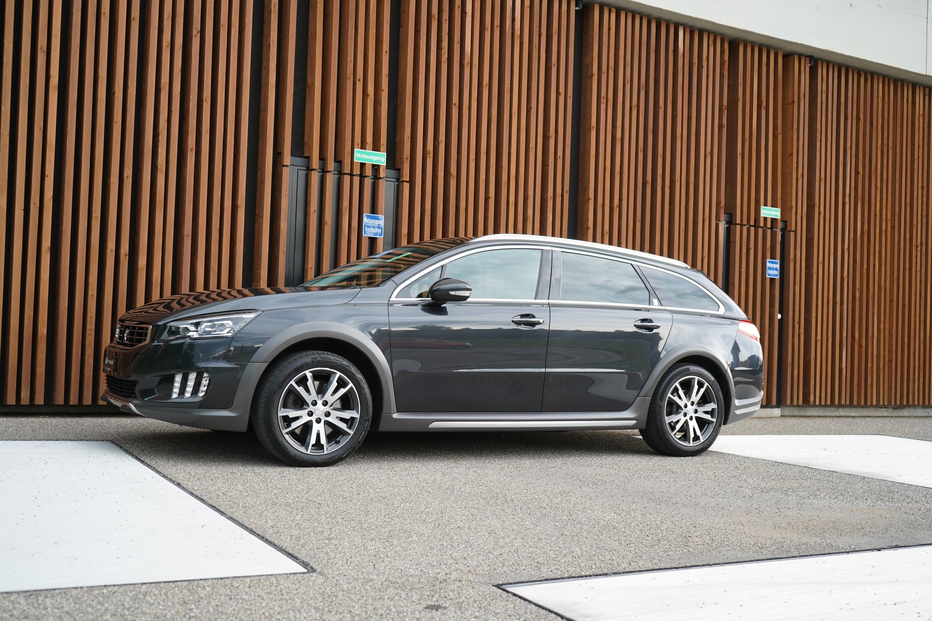 PEUGEOT 508 RXH 2.0 HDI HYBRID4 ETG6 l 200 PS-image-6