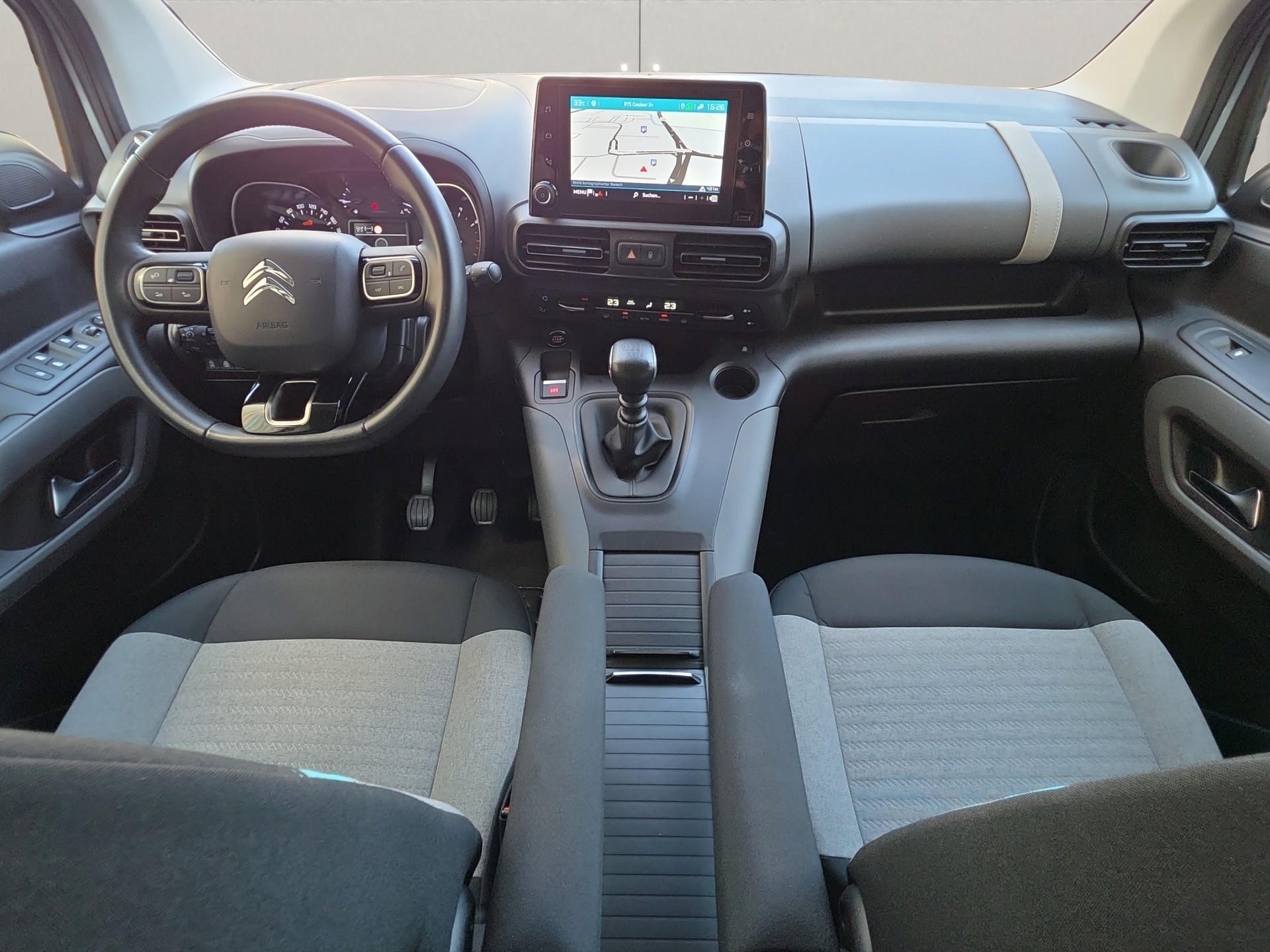 CITROEN Berlingo XL 1.2i PureTech 7 Plätze Shine-image-14