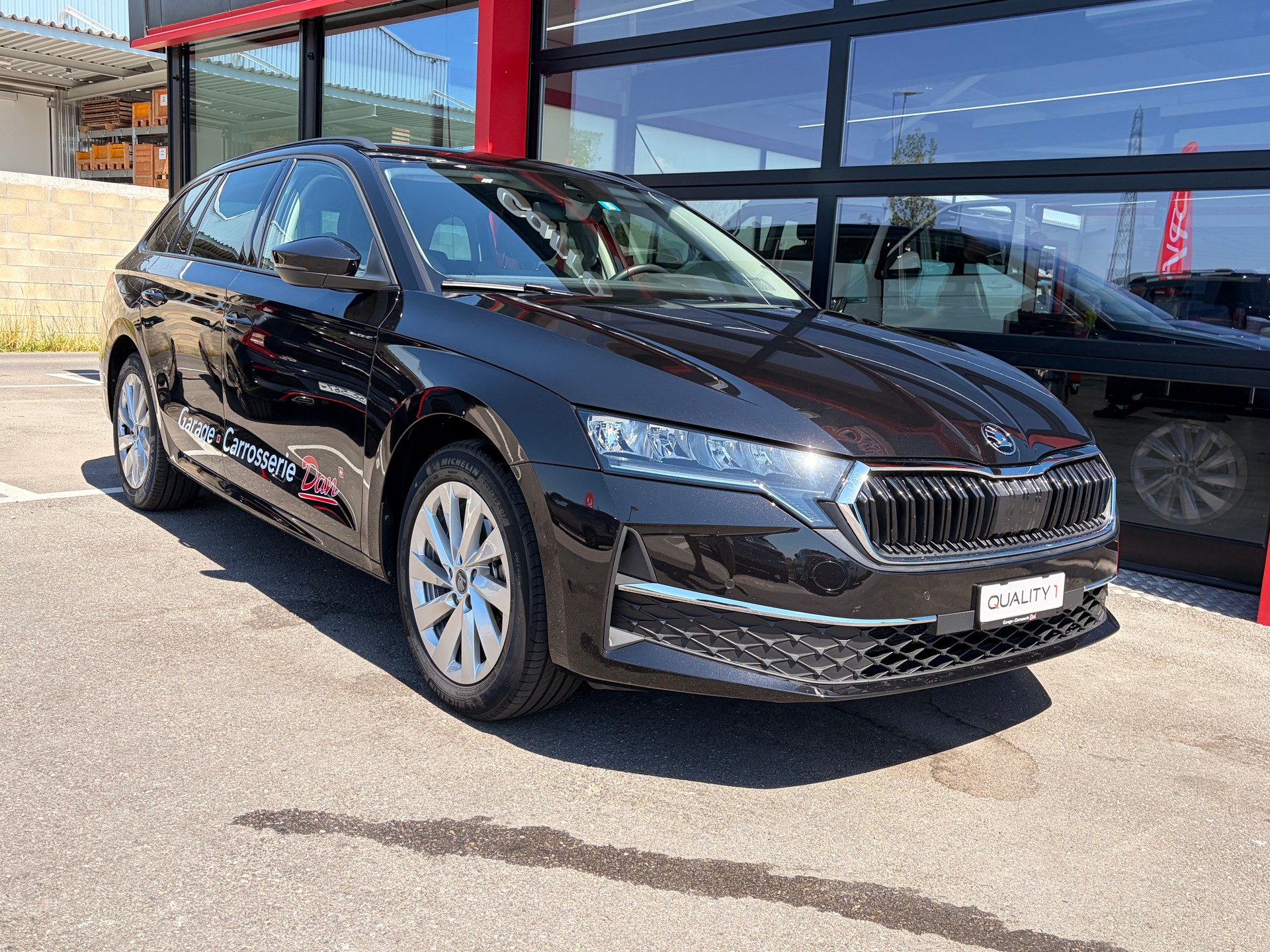 SKODA Octavia Combi 2.0 TDI DSG Selection-image-1