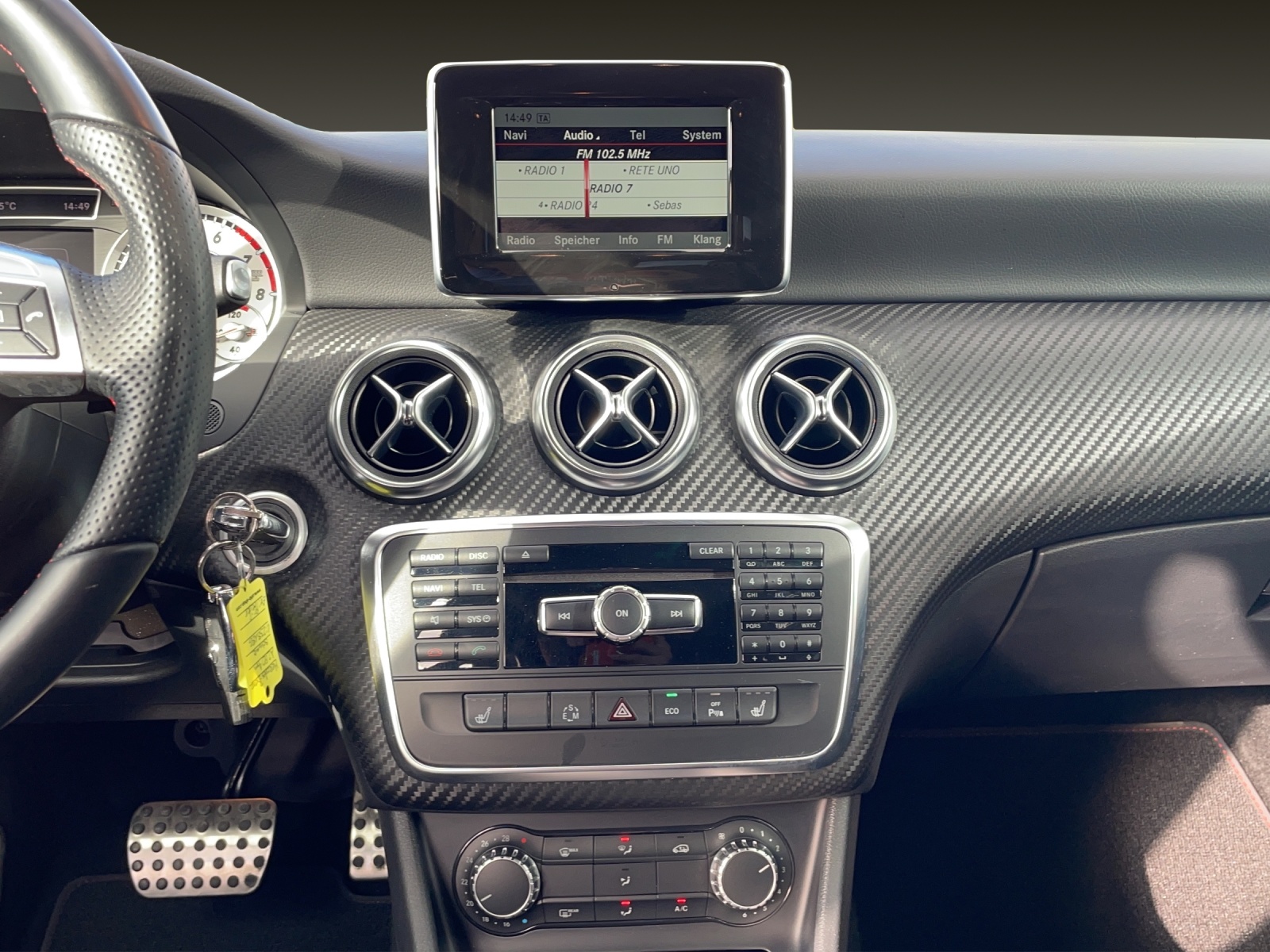 MERCEDES-BENZ A-Klasse W176 A 250 AMG Line 4m-image-8