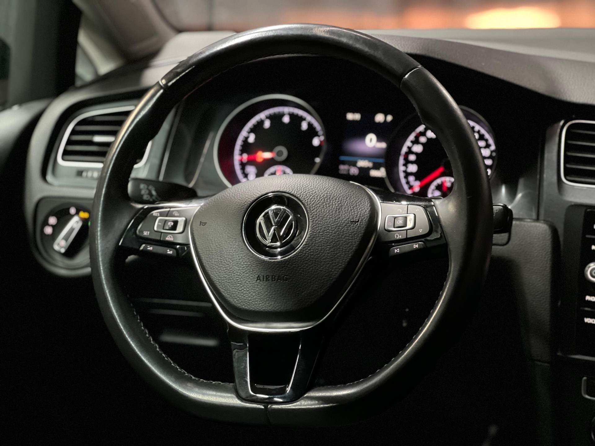 VW Golf 1.0 TSI Comfortline DSG-image-8
