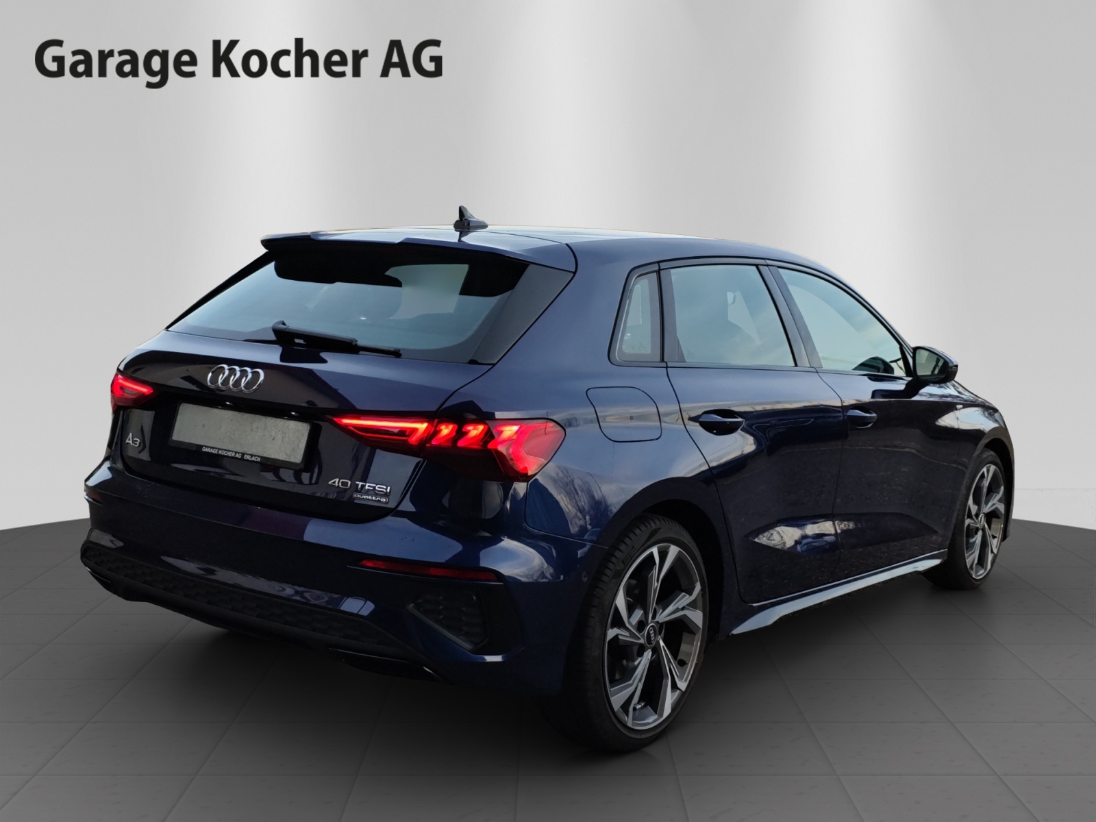 AUDI A3 Sportback 40 TFSI S line quattro S-tronic-image-5