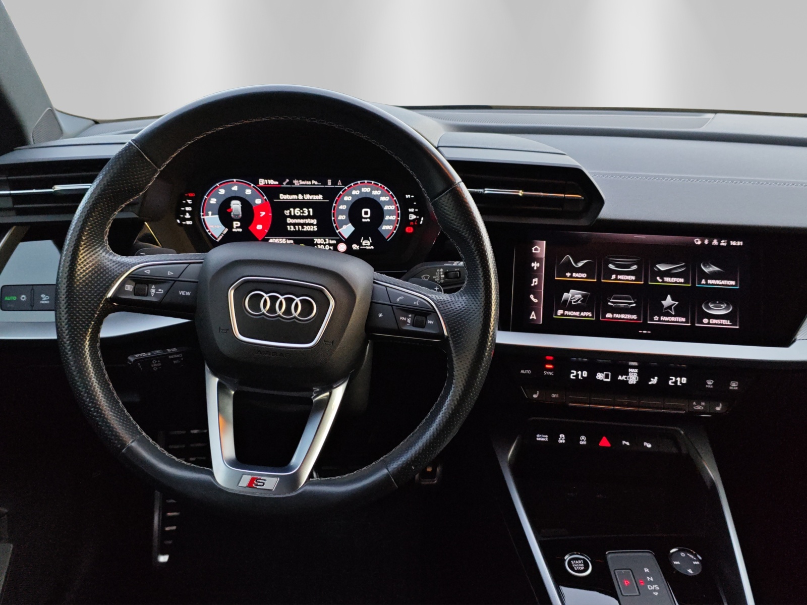 AUDI A3 Sportback 40 TFSI S line quattro S-tronic-image-9