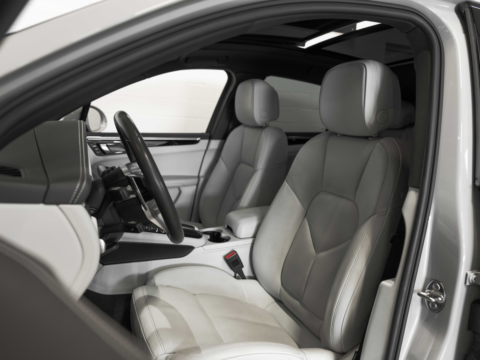 PORSCHE Macan S PDK-image-11