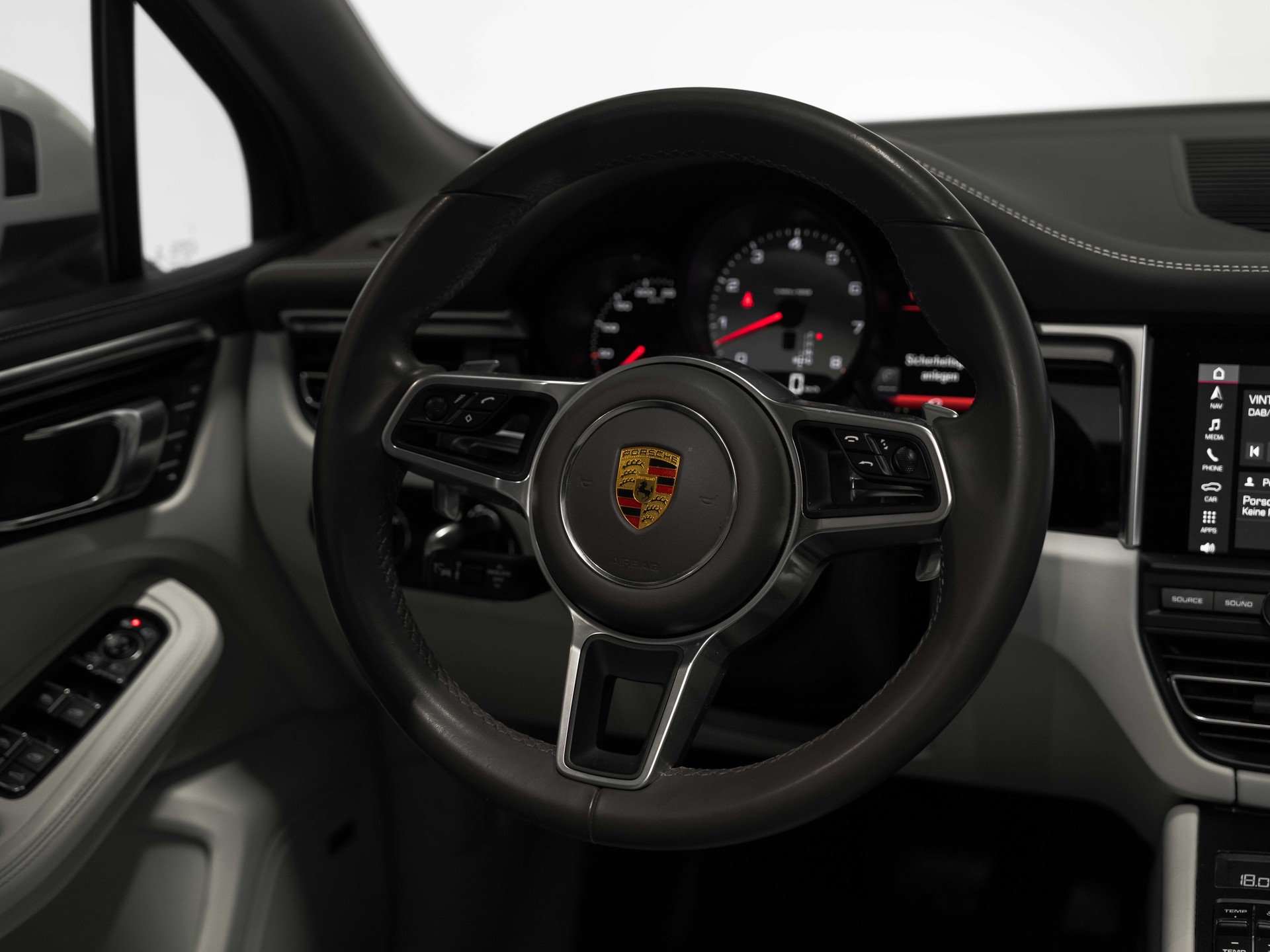 PORSCHE Macan S PDK-image-34