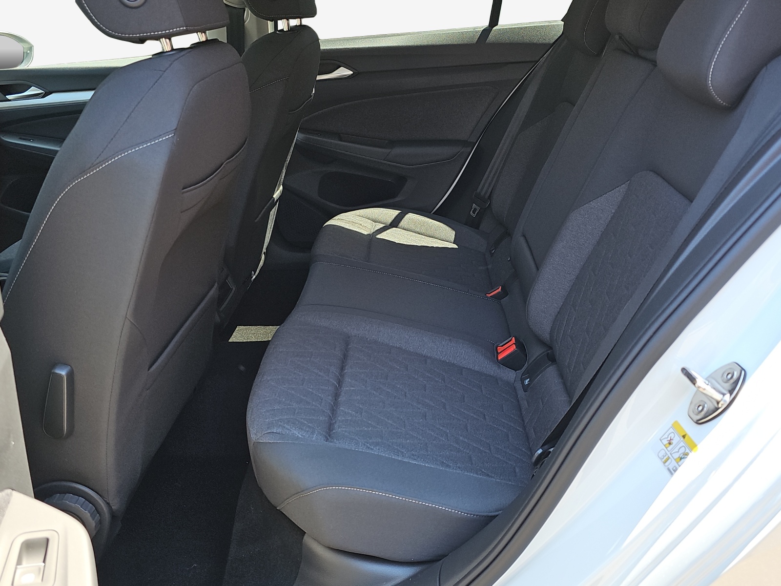 VW Golf 1.5 e TSI mHEV United DSG-image-11