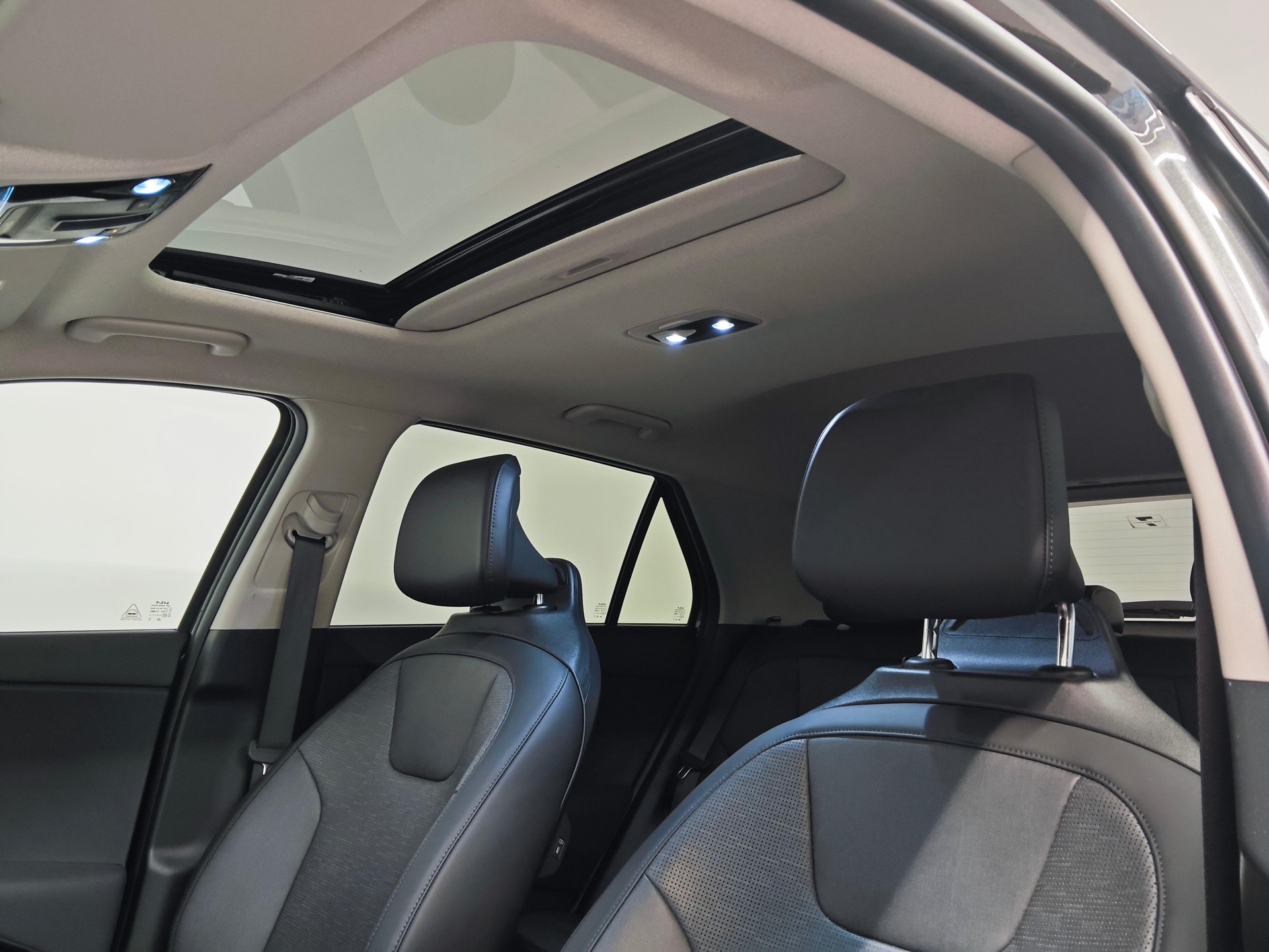 KIA Niro EV Style 64.8 kWh - Ruote invernali incluse-image-9