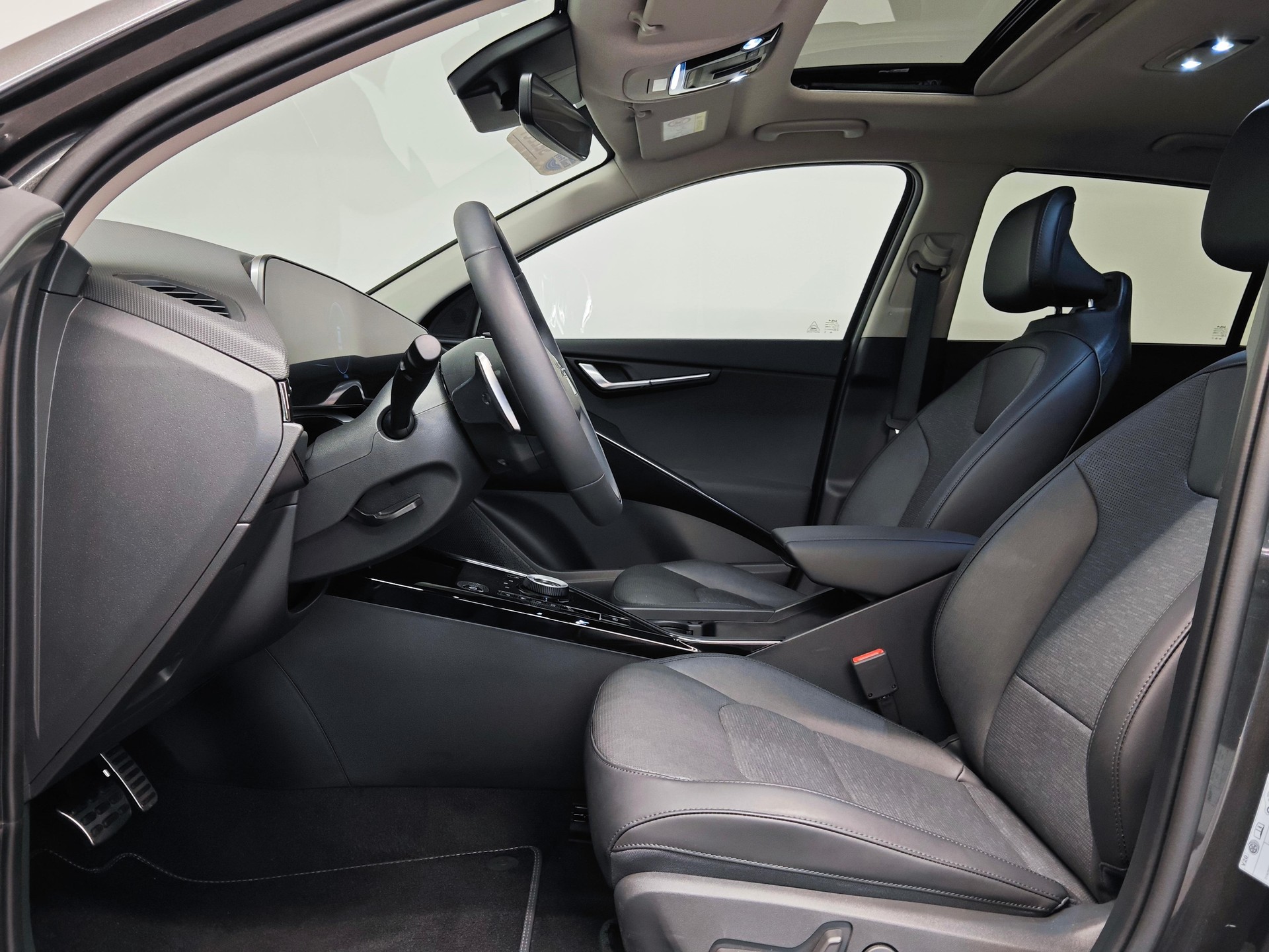 KIA Niro EV Style 64.8 kWh - Ruote invernali incluse-image-6