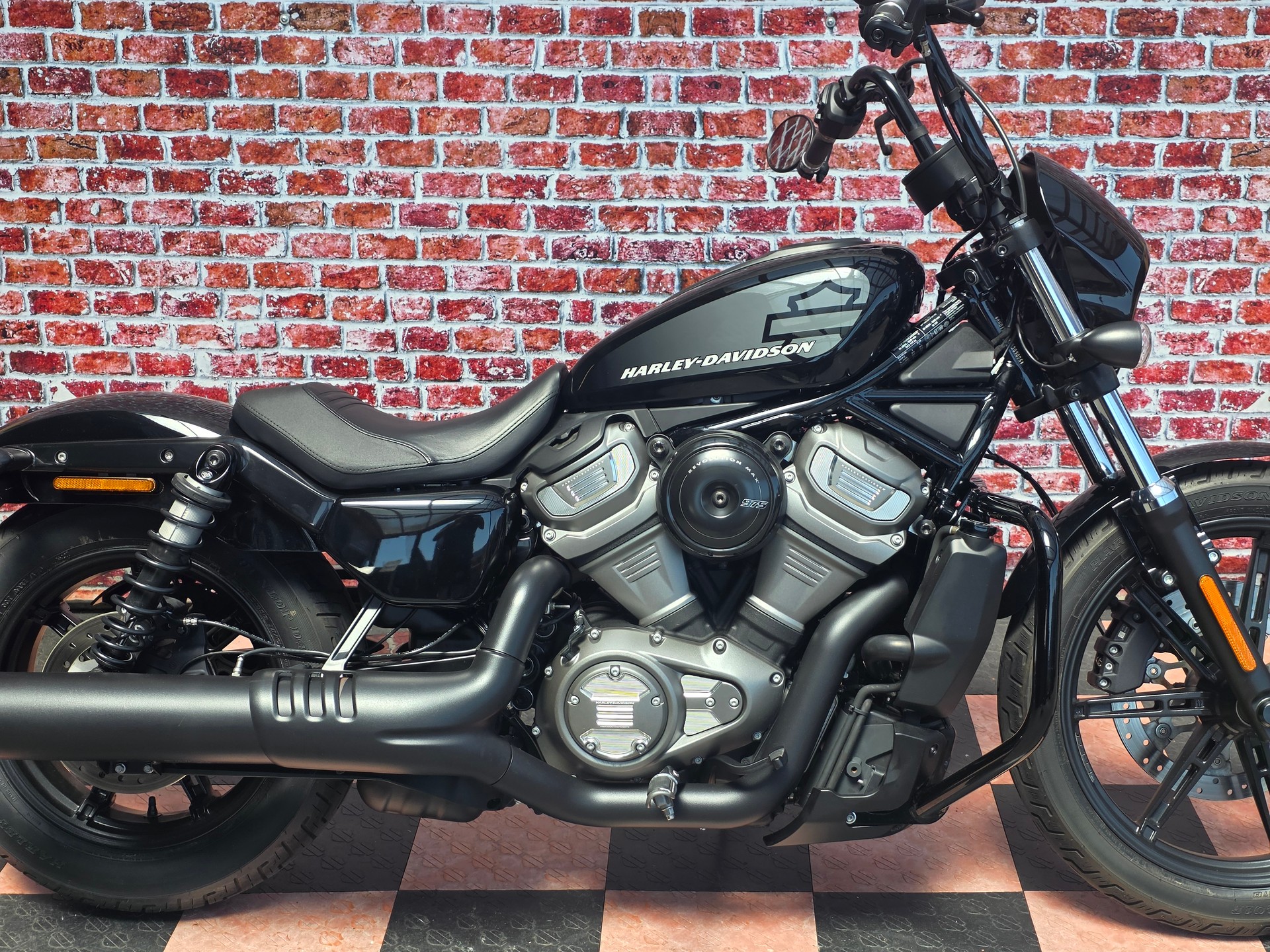 HARLEY-DAVIDSON RH 975 Nightster-showroom-element-2