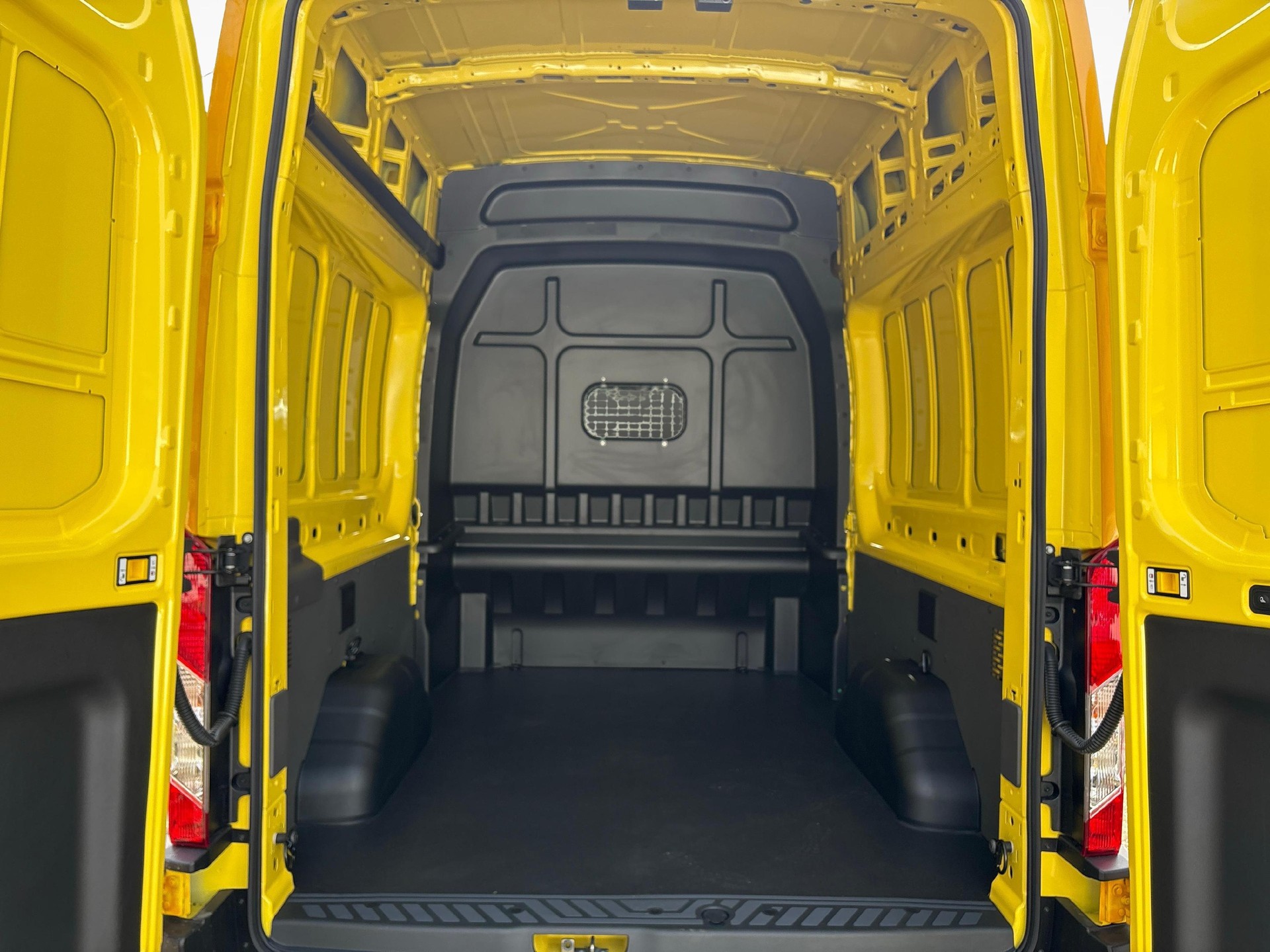 FORD Transit DKab. Van 350 L3H2 2.0 EcoBlue 130 Trend-image-10